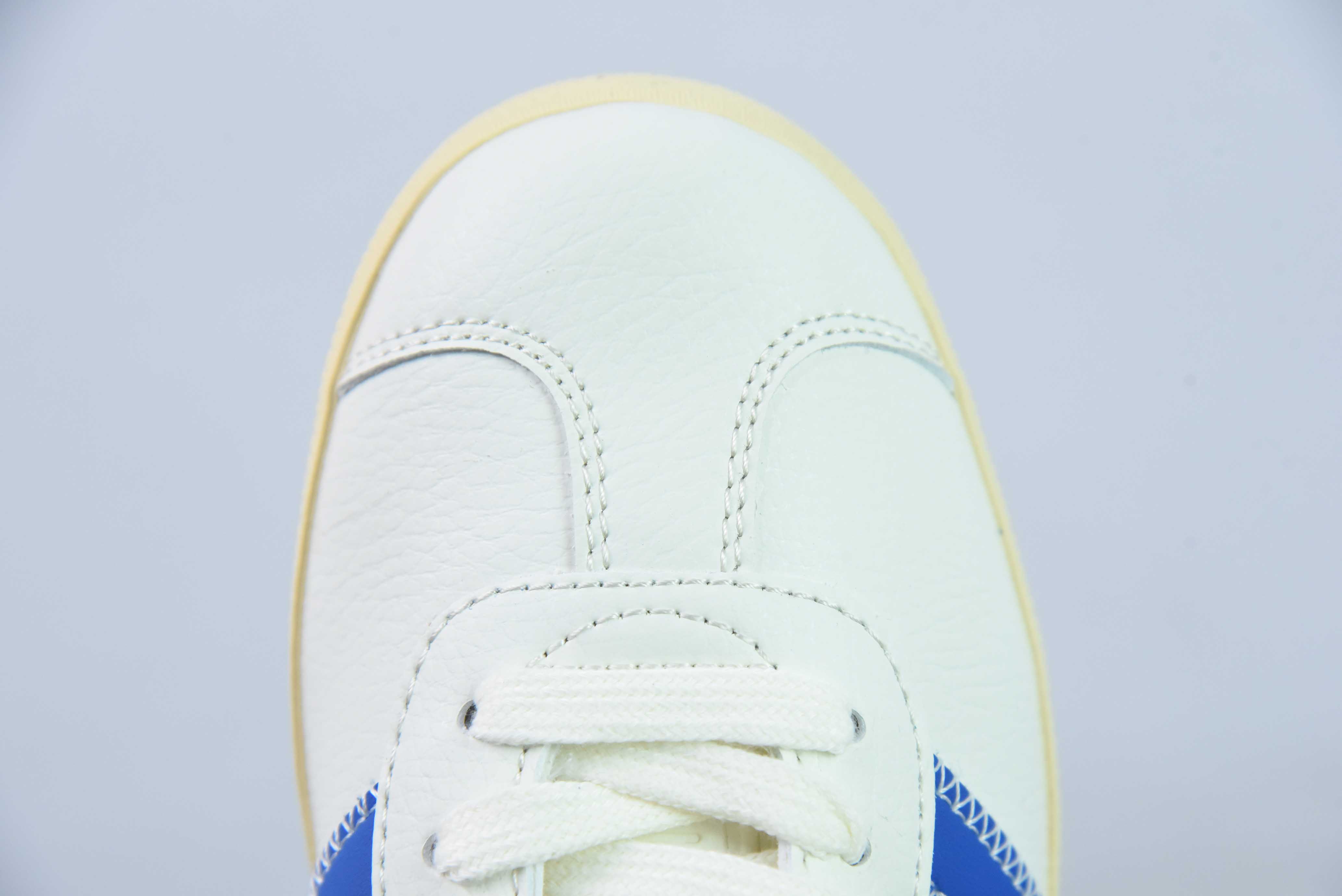 아디다스 오리지널스 가젤 인도어 샴록 캐주얼 논슬립 내마모성 로우탑 보드 슈즈 아이템 번호: IF4599 사이즈: 35-45