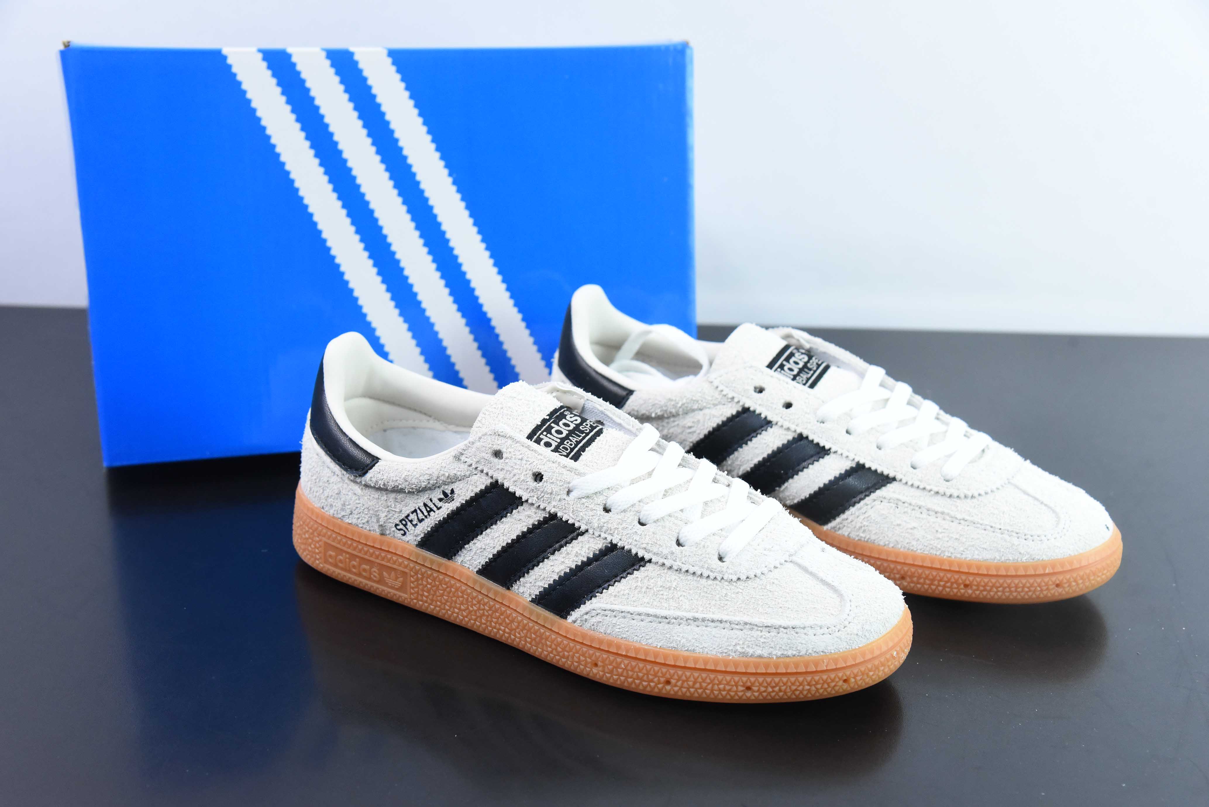 아디다스 핸드볼 스페시알 아디다스 클래식 빈티지 캐주얼 슈즈 아이템 번호: IF6562 사이즈: 35-45