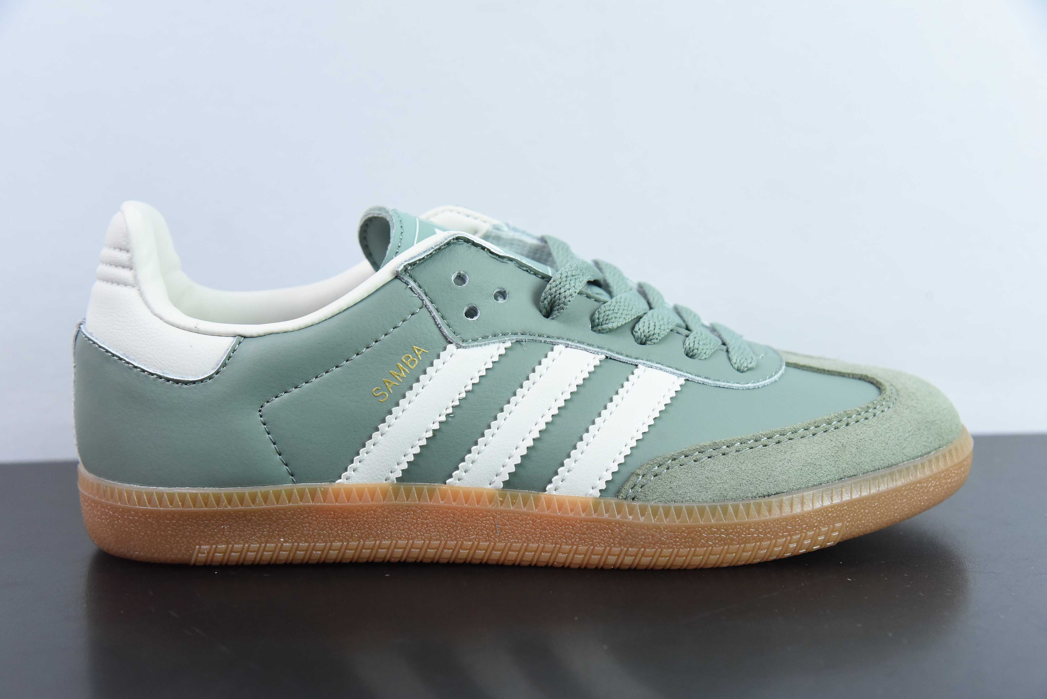 AD 오리지널 삼바 OG 레트로 클래식 경량 보드 슈즈 아이템 번호: IE7011 사이즈: 36-45