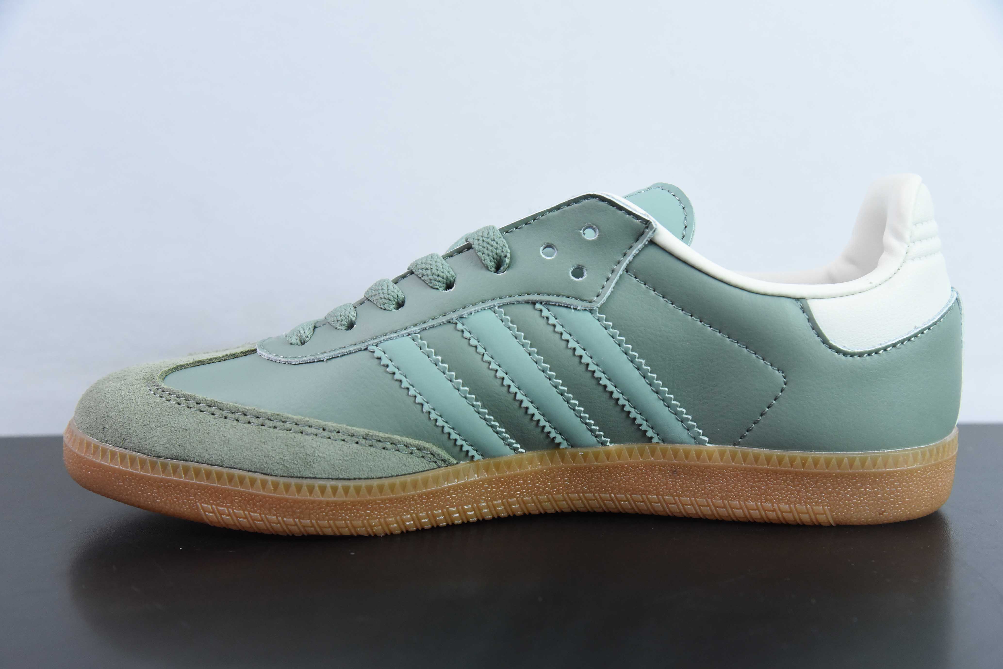 AD 오리지널 삼바 OG 레트로 클래식 경량 보드 슈즈 아이템 번호: IE7011 사이즈: 36-45