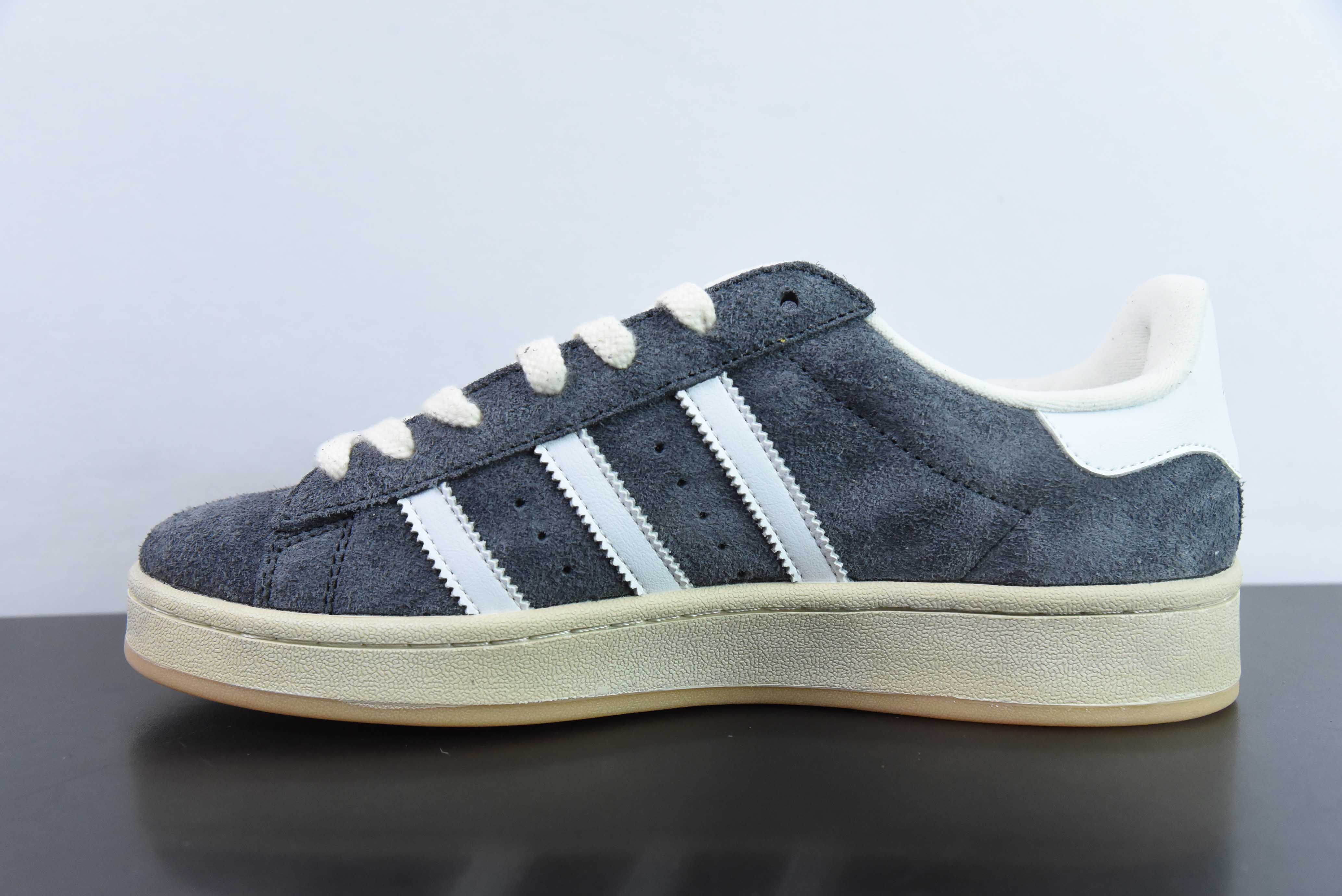 아디다스 오리지널스 캠퍼스 00년대 카운터 싱크로 컬러 브레드 슈즈 시리즈 상품 번호: IF4282 사이즈: 36-45