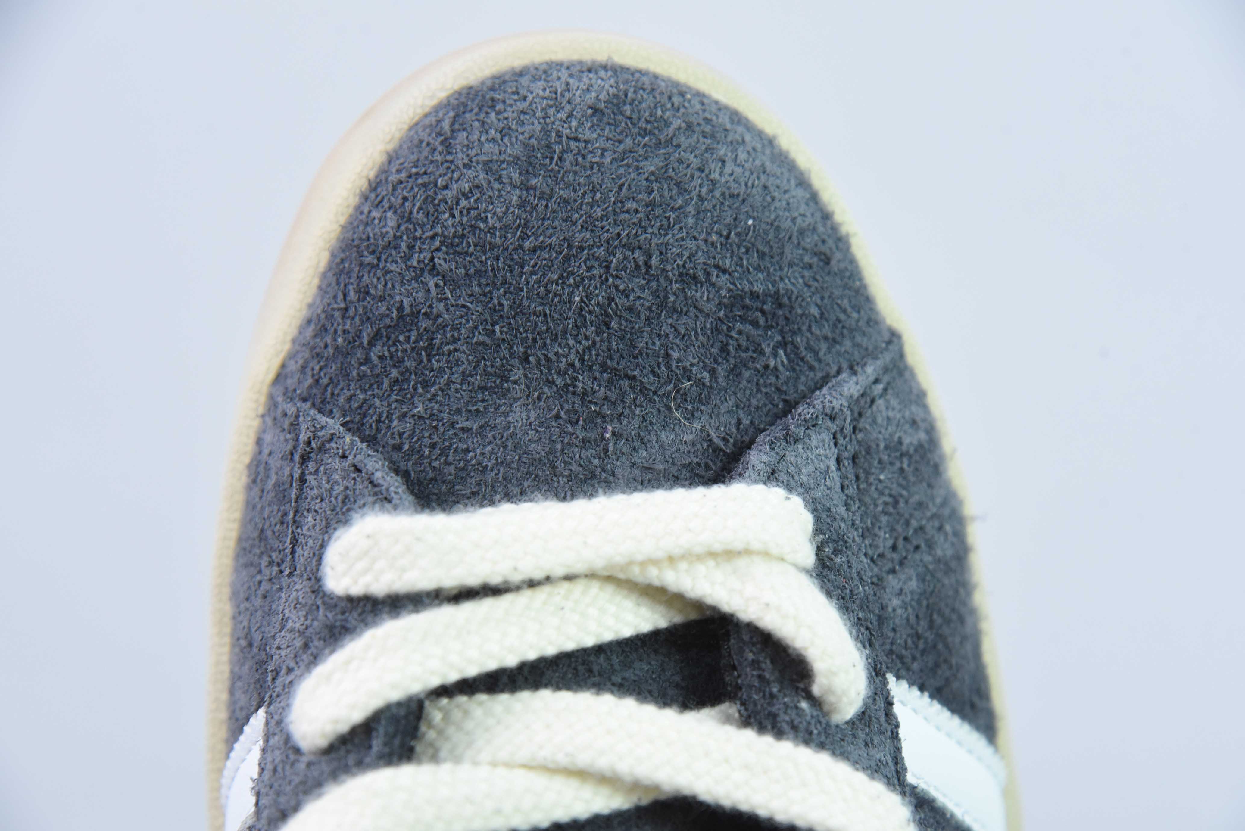 아디다스 오리지널스 캠퍼스 00년대 카운터 싱크로 컬러 브레드 슈즈 시리즈 상품 번호: IF4282 사이즈: 36-45