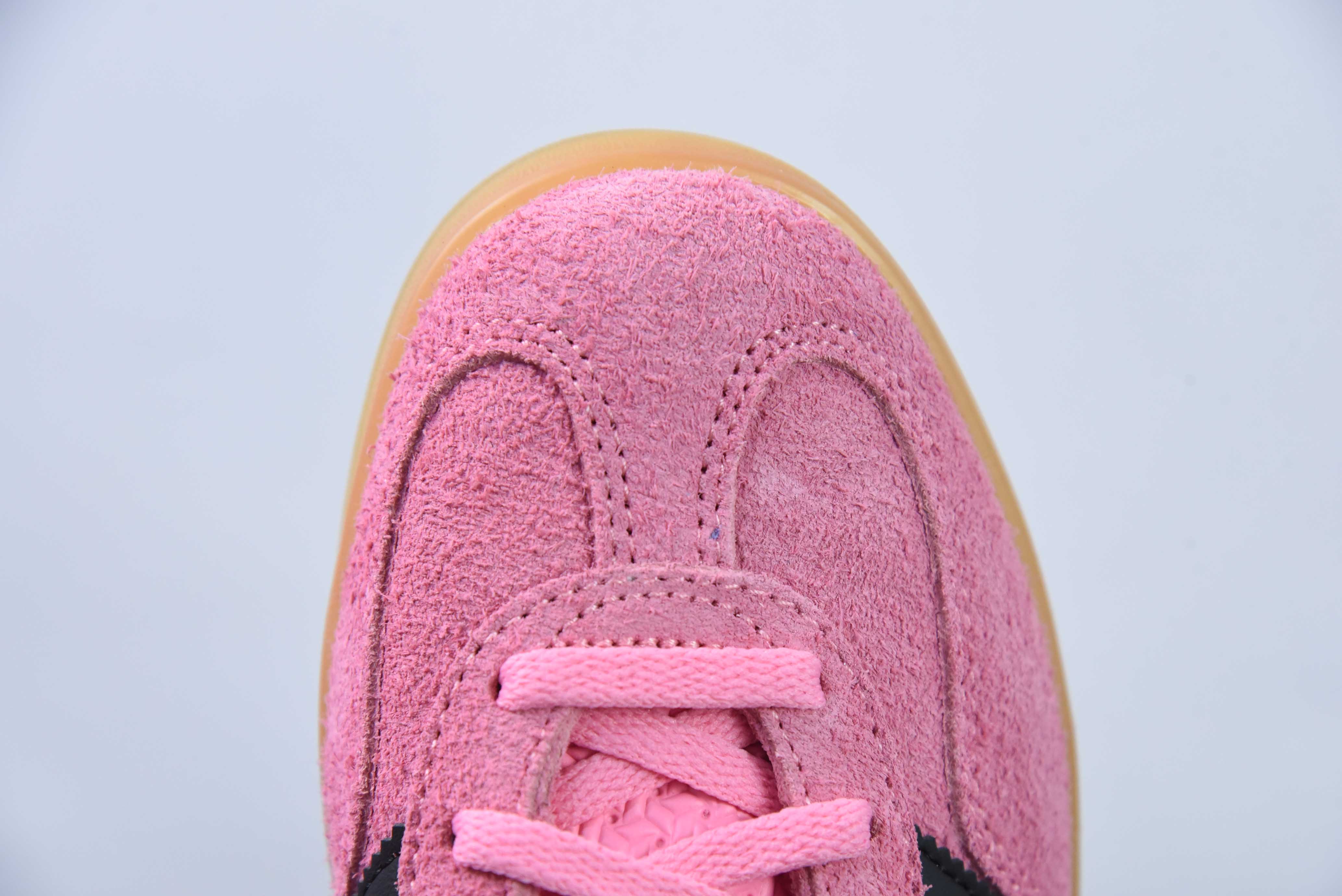 Adi AD 아디다스 오리지널스 가젤 인도어 핑크와 블랙 아이템 번호: IE7002 사이즈: 35.5-44