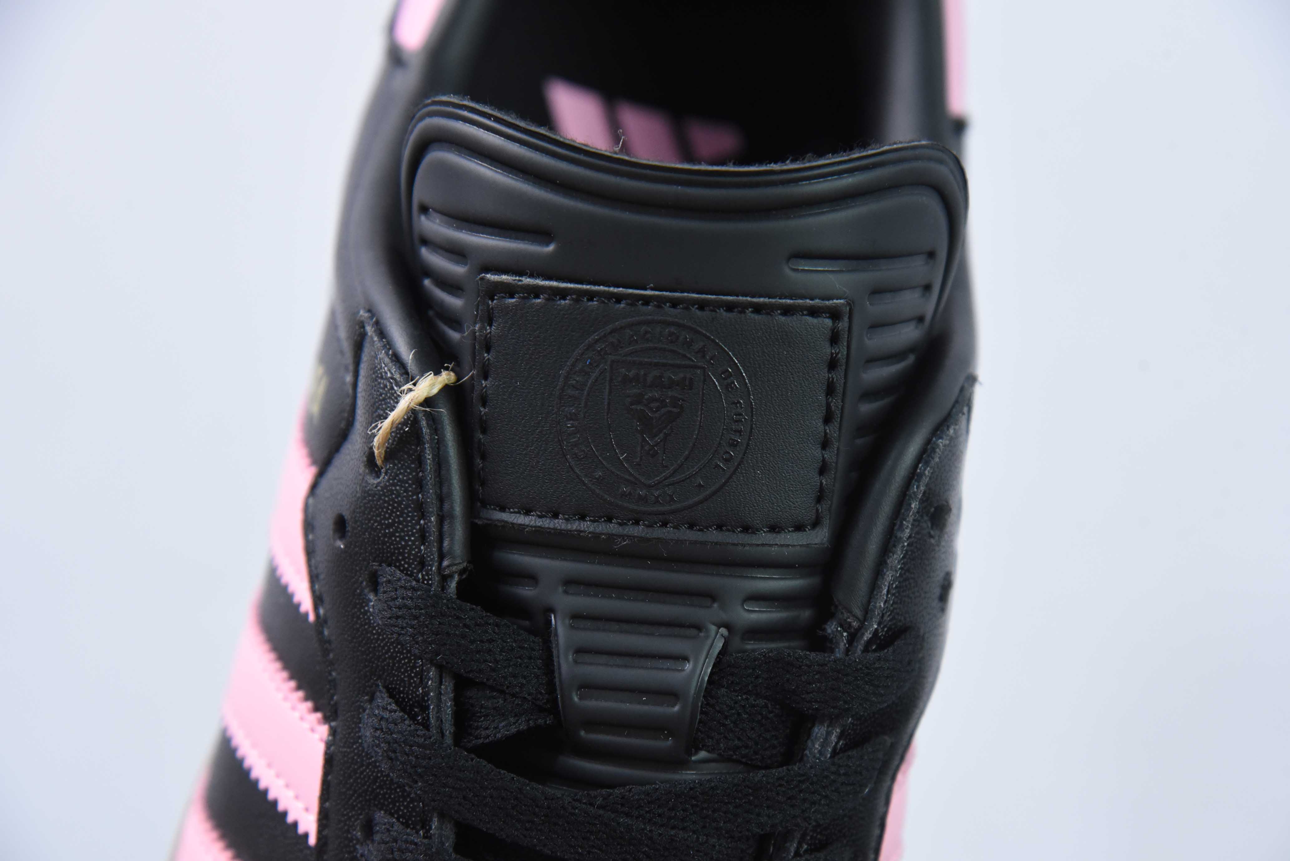 인터 마이애미 CF x 아디다스 오리지널스 삼바 조인트 레트로 삼바 슈즈 아이템: IH8157 사이즈: 36-45