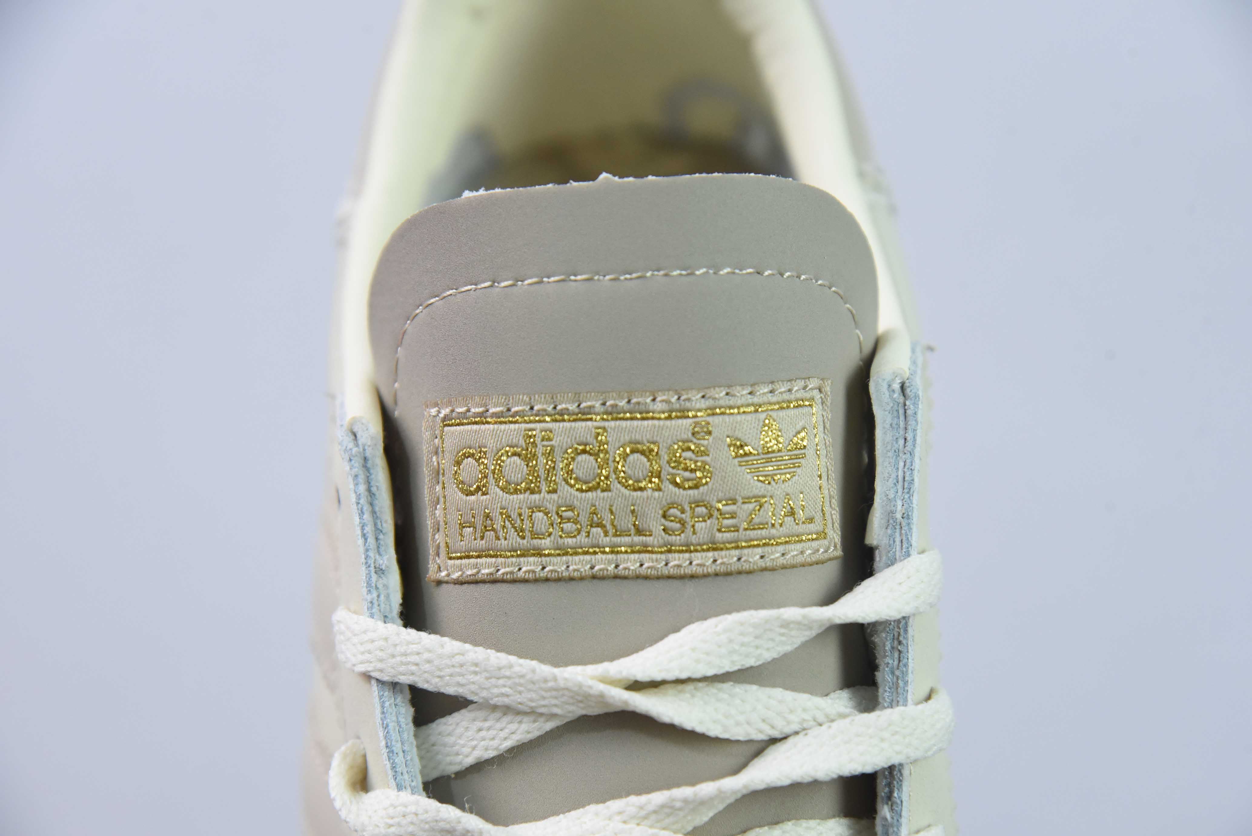 아디다스 클로버 아디다스 오리지널스 삼바 비건 OG SPD 삼바 캐주얼 스니커즈 본 화이트 아이템 번호: IE3699 사이즈 36-45