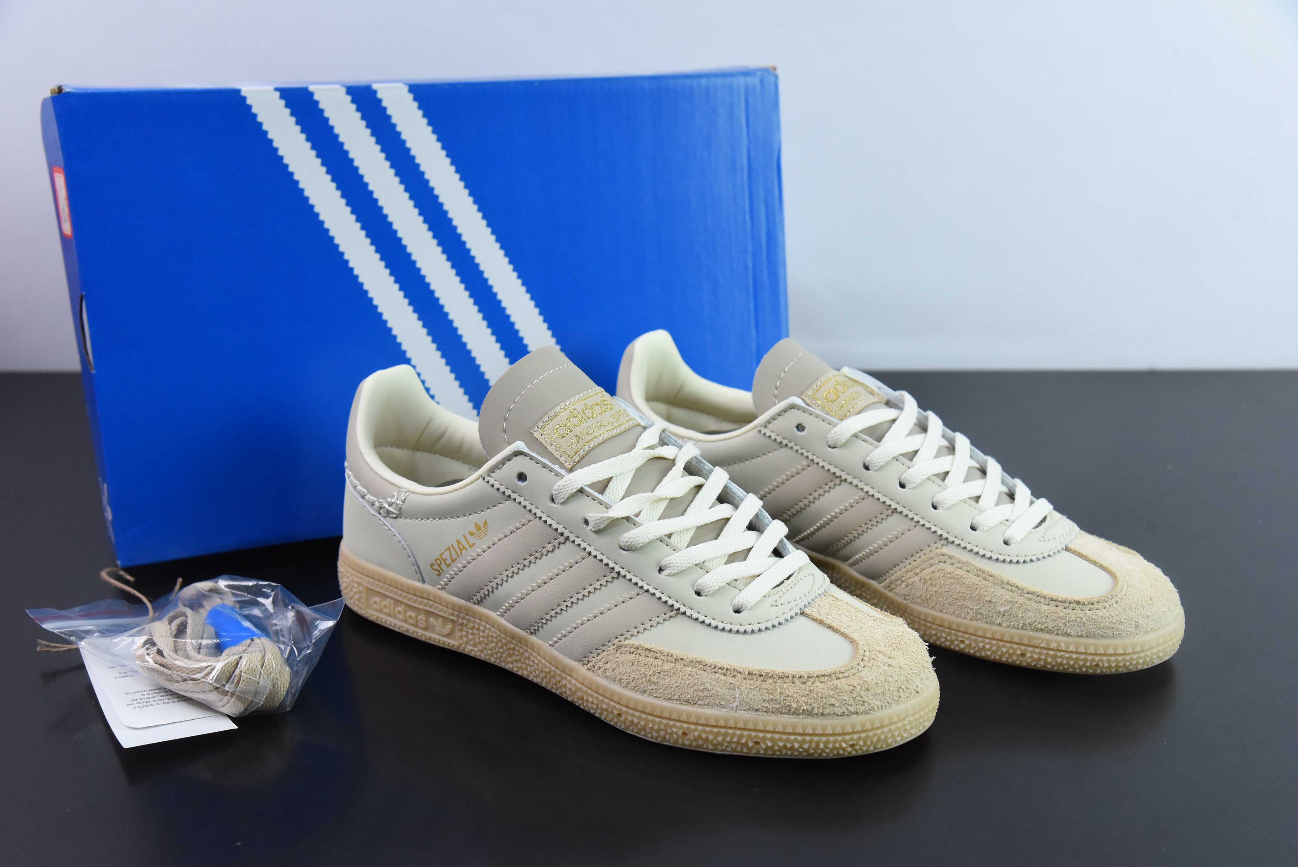 아디다스 클로버 아디다스 오리지널스 삼바 비건 OG SPD 삼바 캐주얼 스니커즈 본 화이트 아이템 번호: IE3699 사이즈 36-45