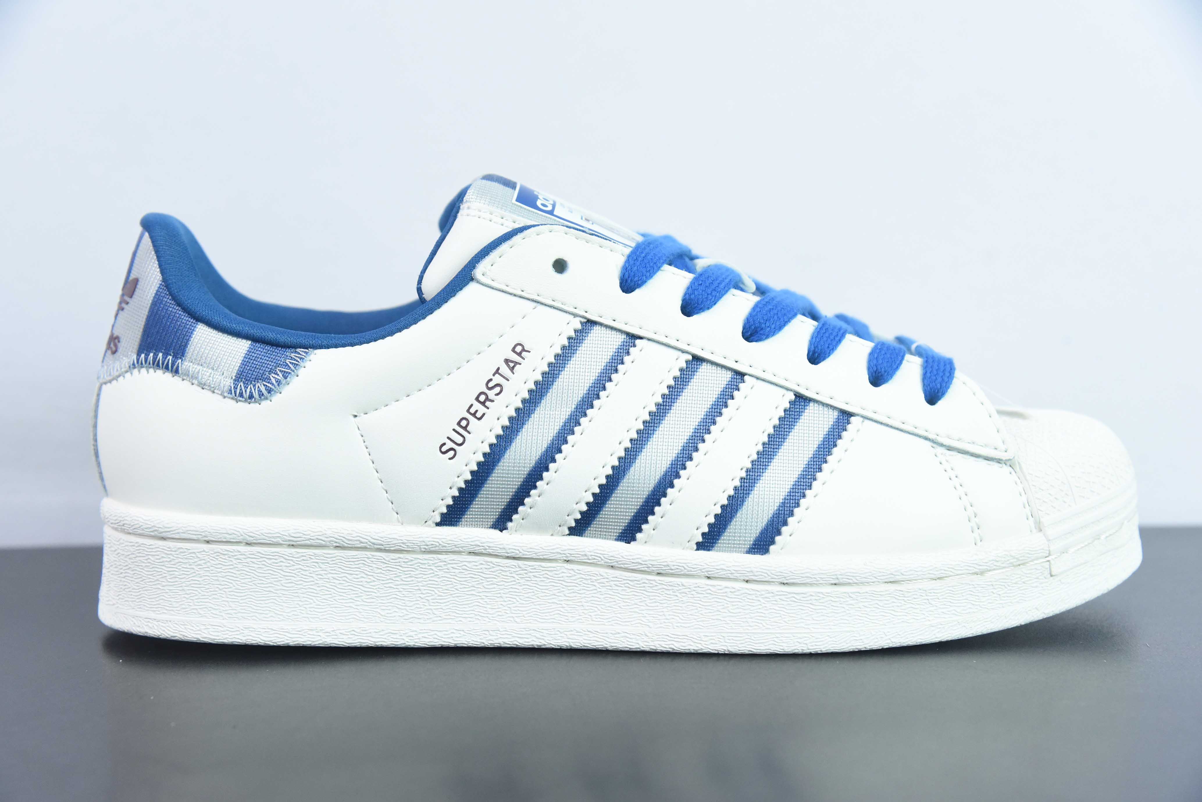 AD 오리지널스 슈퍼스타 캐주얼 스니커즈 아이템 번호: IE7307 사이즈: 36-45