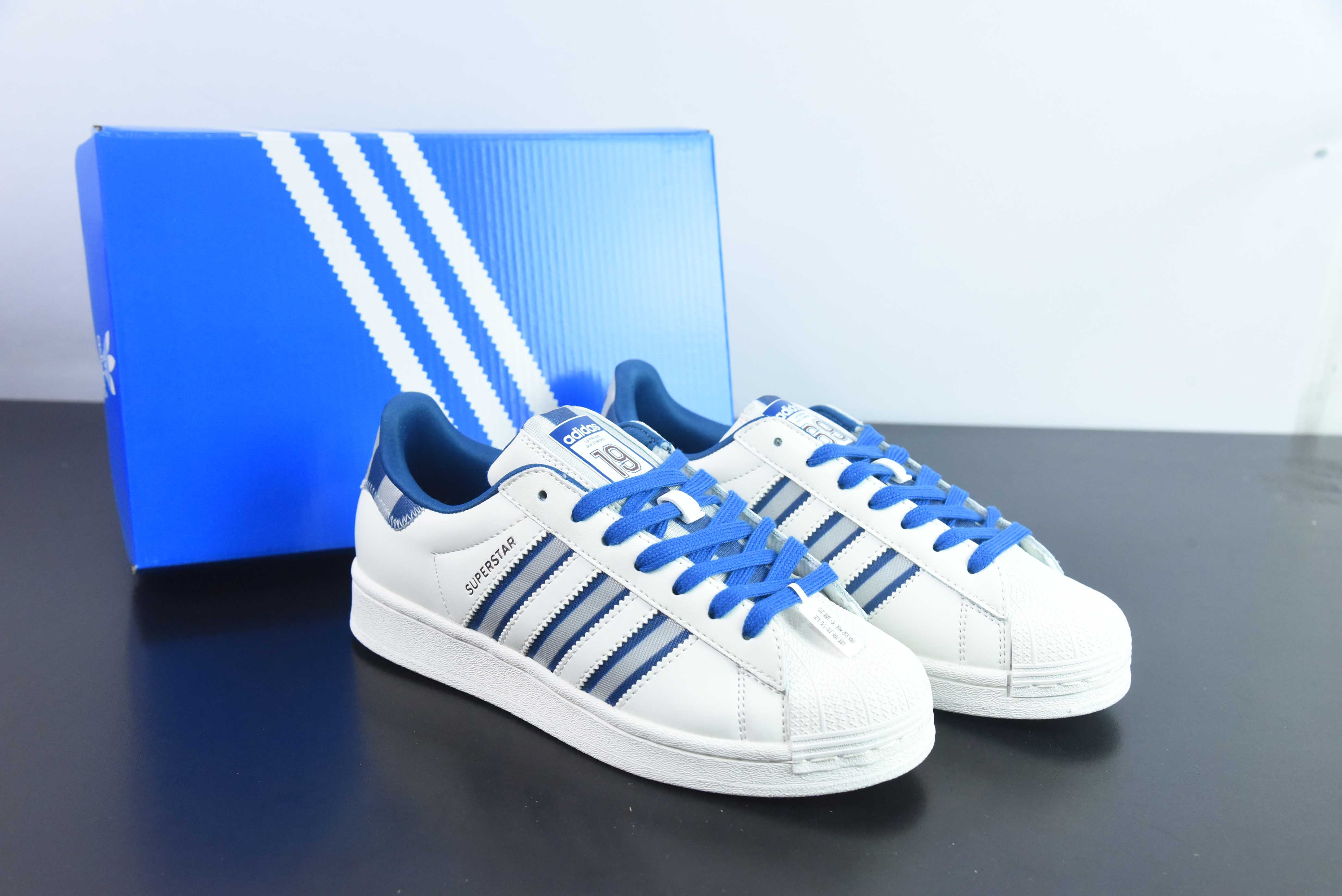 AD 오리지널스 슈퍼스타 캐주얼 스니커즈 아이템 번호: IE7307 사이즈: 36-45