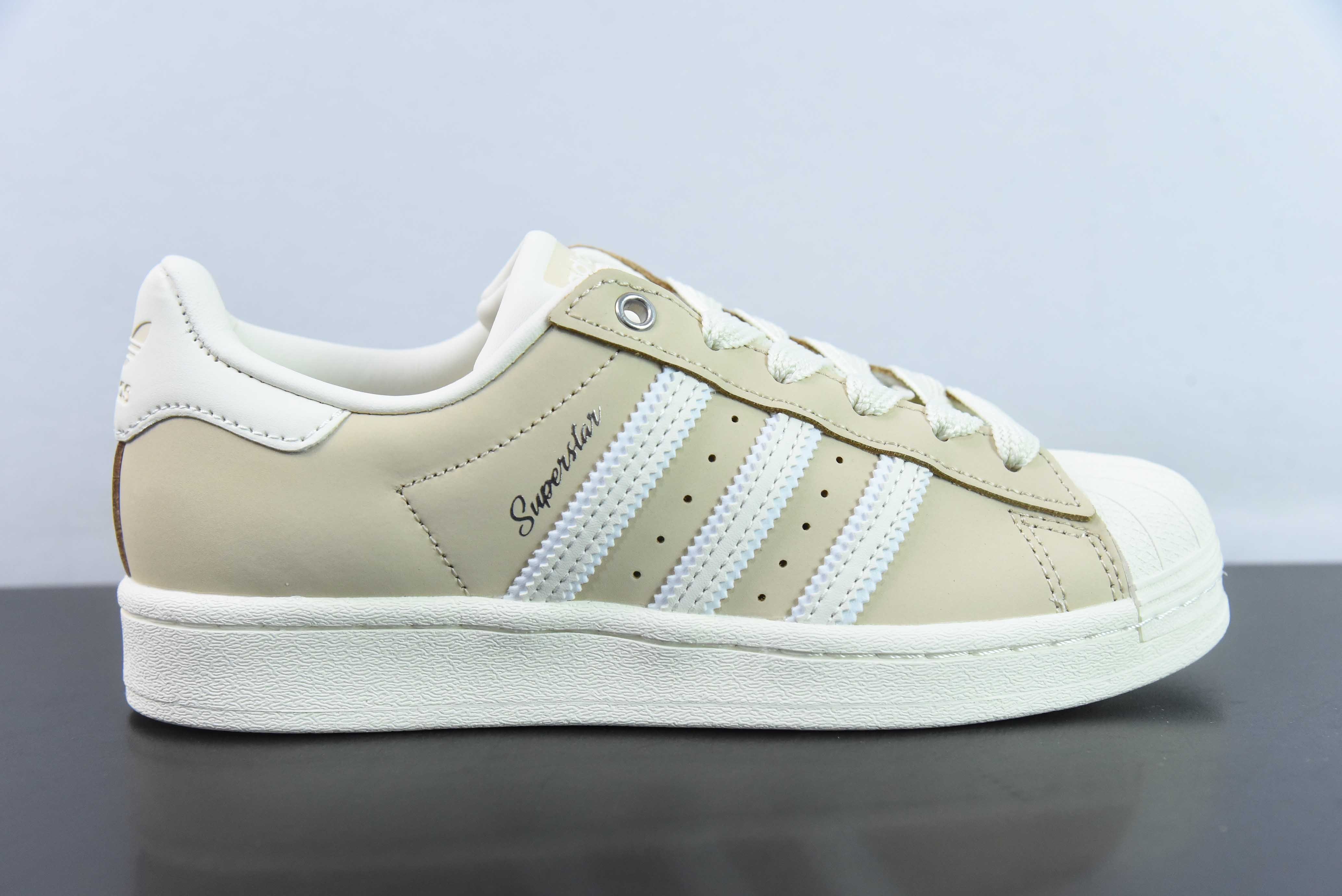 AD 오리지널스 슈퍼스타 IE3039 쉘헤드 캐주얼 보드 슈즈 품목 번호: IE3039 사이즈: 35-45