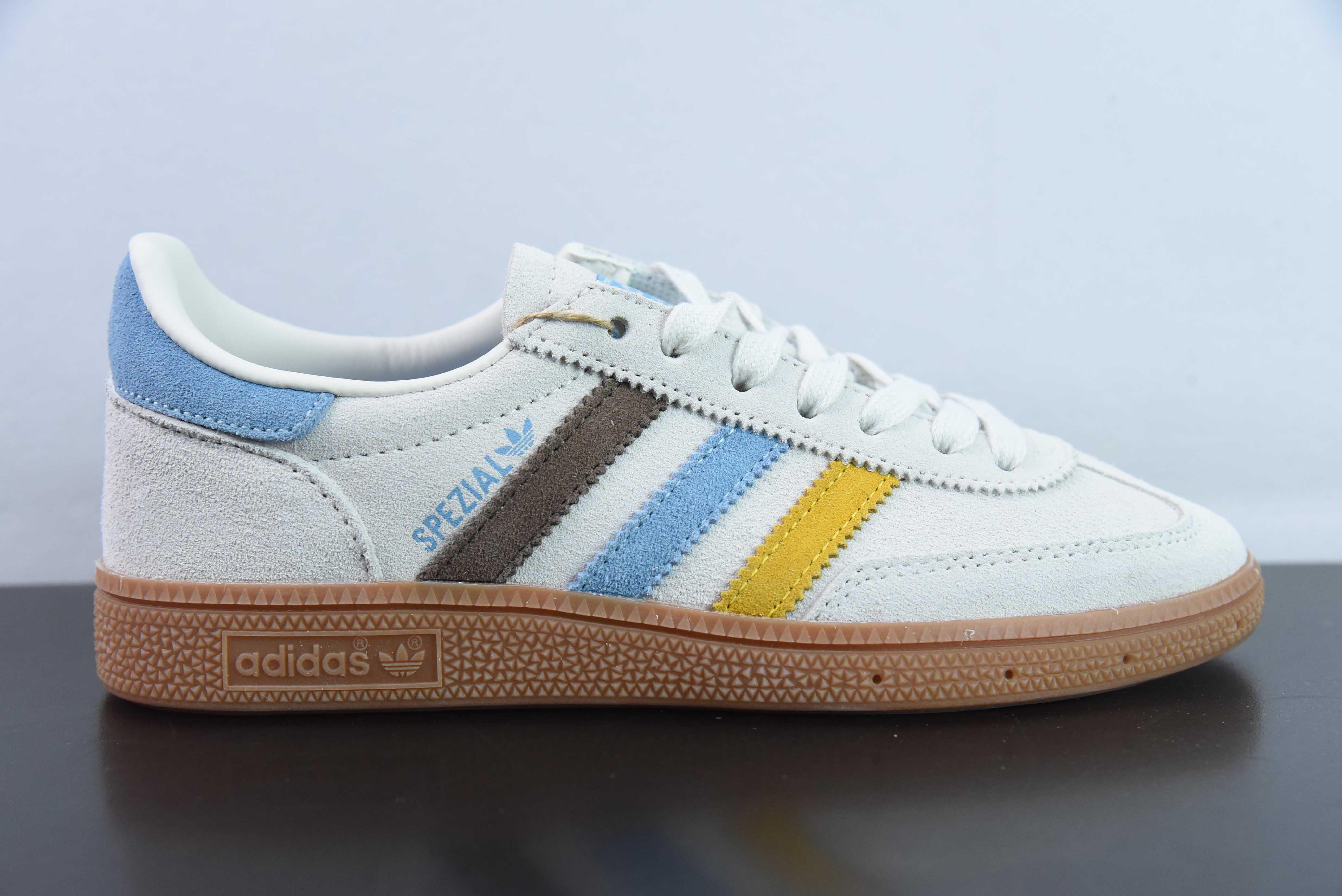 아디다스 핸드볼 스페시알 아디다스 클래식 빈티지 캐주얼 슈즈 아이템 번호: IG1975 사이즈 36-45