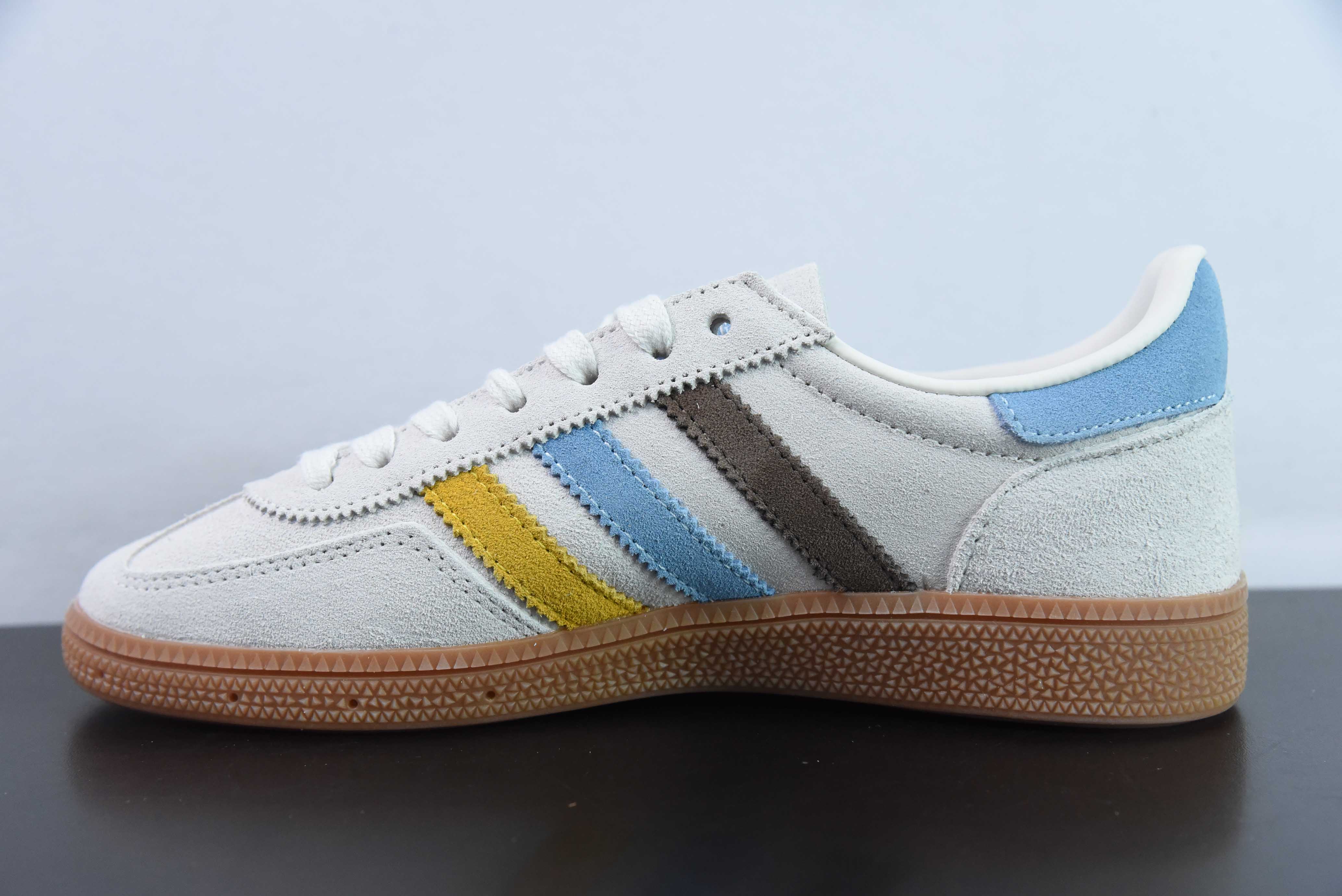 아디다스 핸드볼 스페시알 아디다스 클래식 빈티지 캐주얼 슈즈 아이템 번호: IG1975 사이즈 36-45