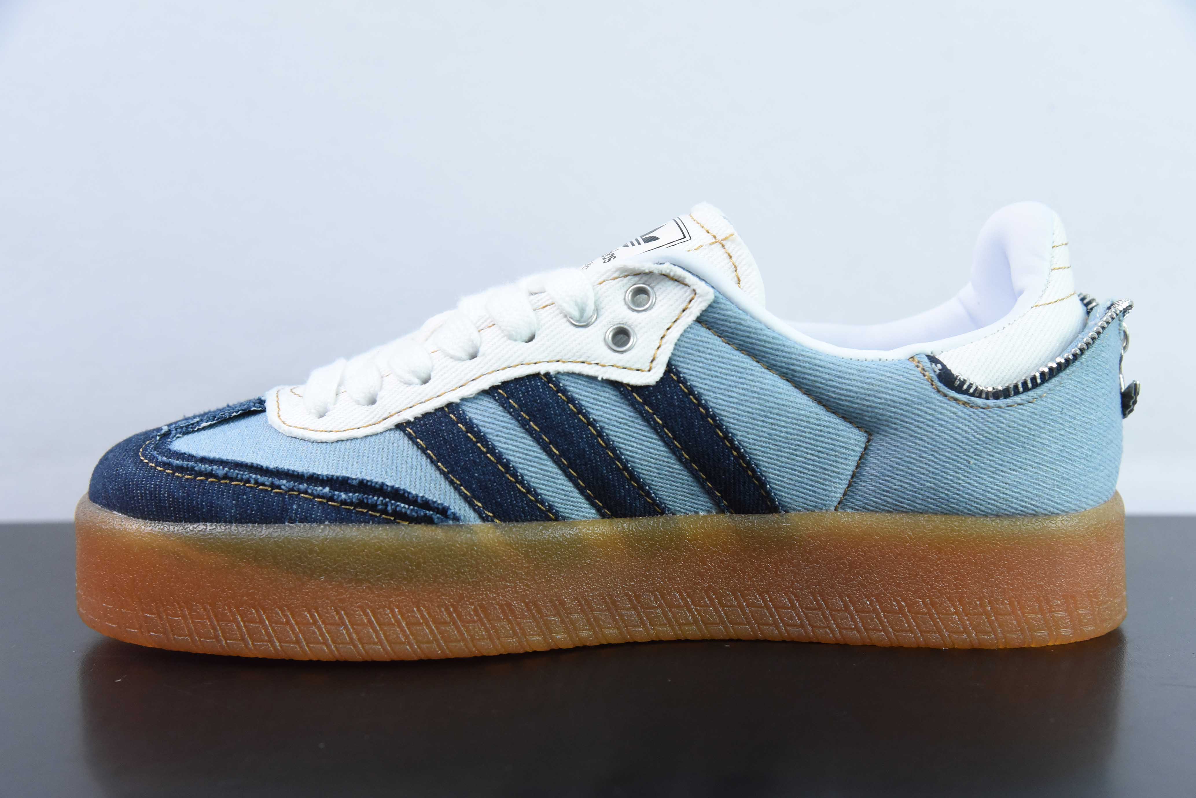 아디다스 오리지널스 삼바 OG 탄닌 데님 래기드 스타일 T-헤드 데님 공동 브랜드 아이템 번호: II0001 사이즈: 36-41