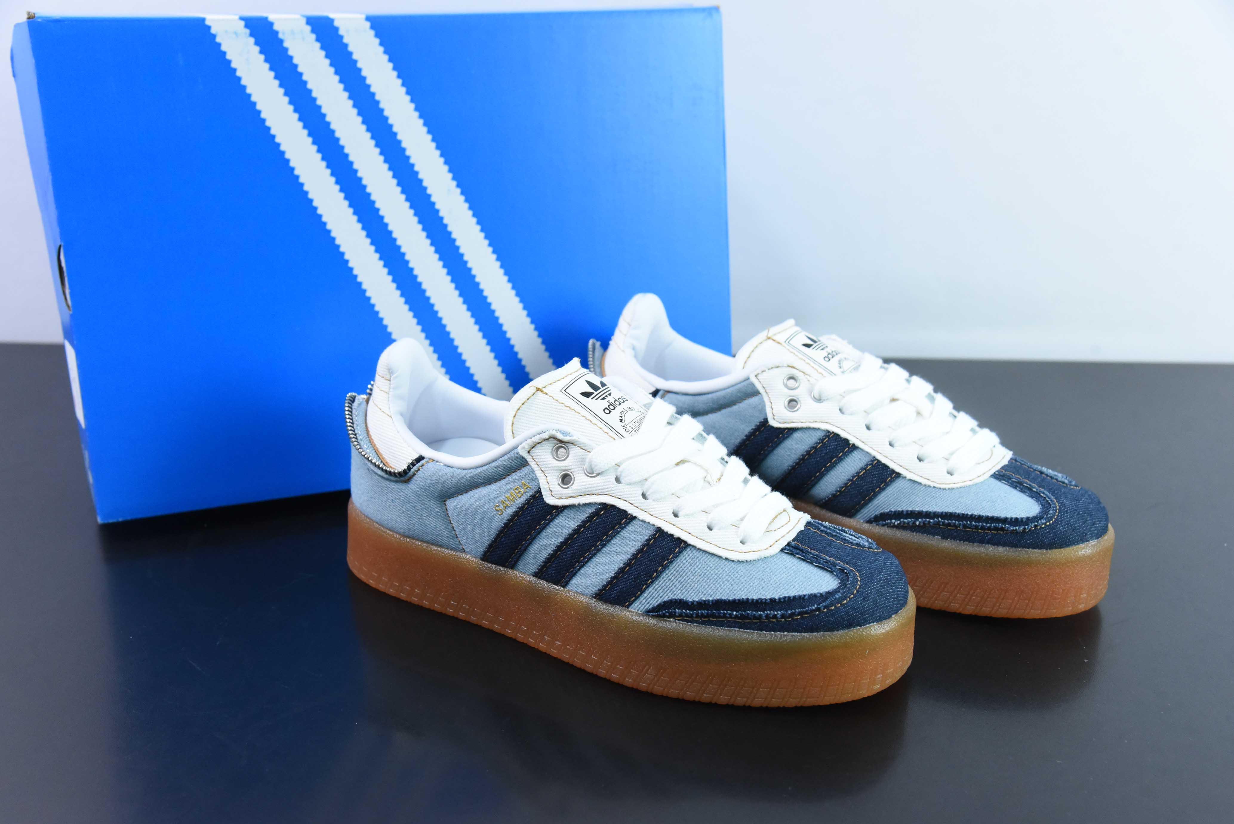 아디다스 오리지널스 삼바 OG 탄닌 데님 래기드 스타일 T-헤드 데님 공동 브랜드 아이템 번호: II0001 사이즈: 36-41