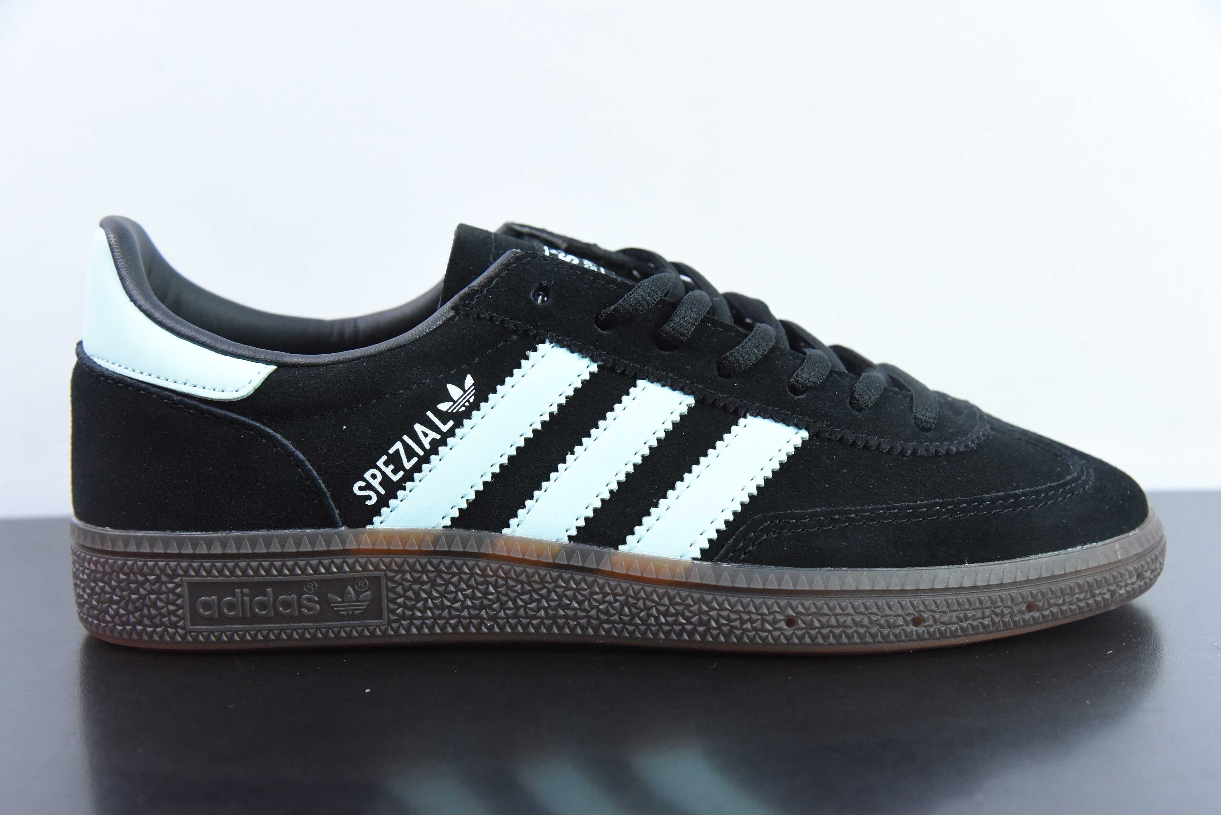 아디다스 클로버 드 트레이닝 슈즈 아디다스 오리지널스 핸드볼 Spzl 내마모성 로우탑 크리켓 슈즈 SP 블랙 블루 아이템 번호: IH7491 사이즈: 36-45