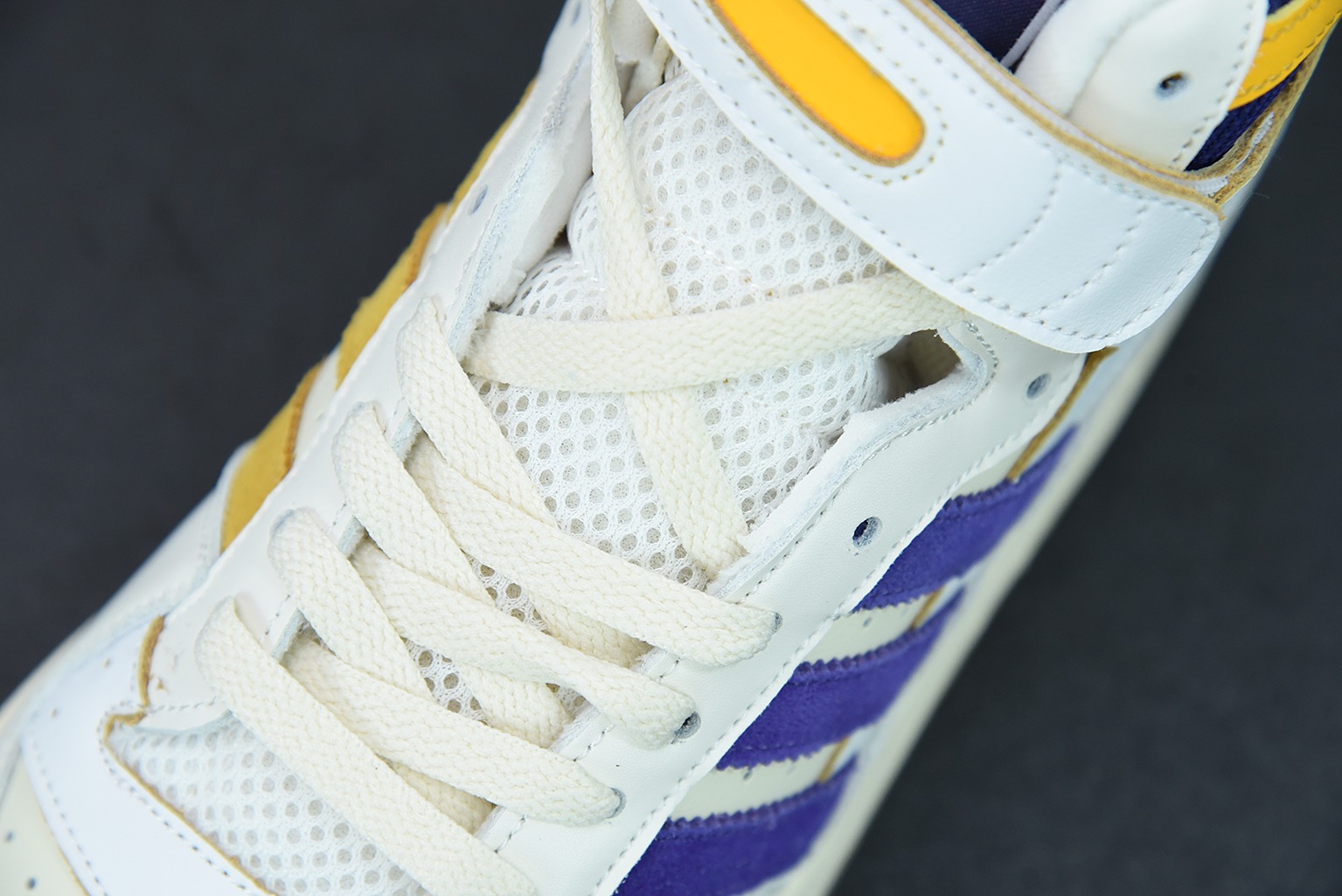 AD 포럼 84 하이 클로버 하이탑 클래식 벨크로 레트로 보드쇼츠 아이템: GX9054 사이즈: 36-45