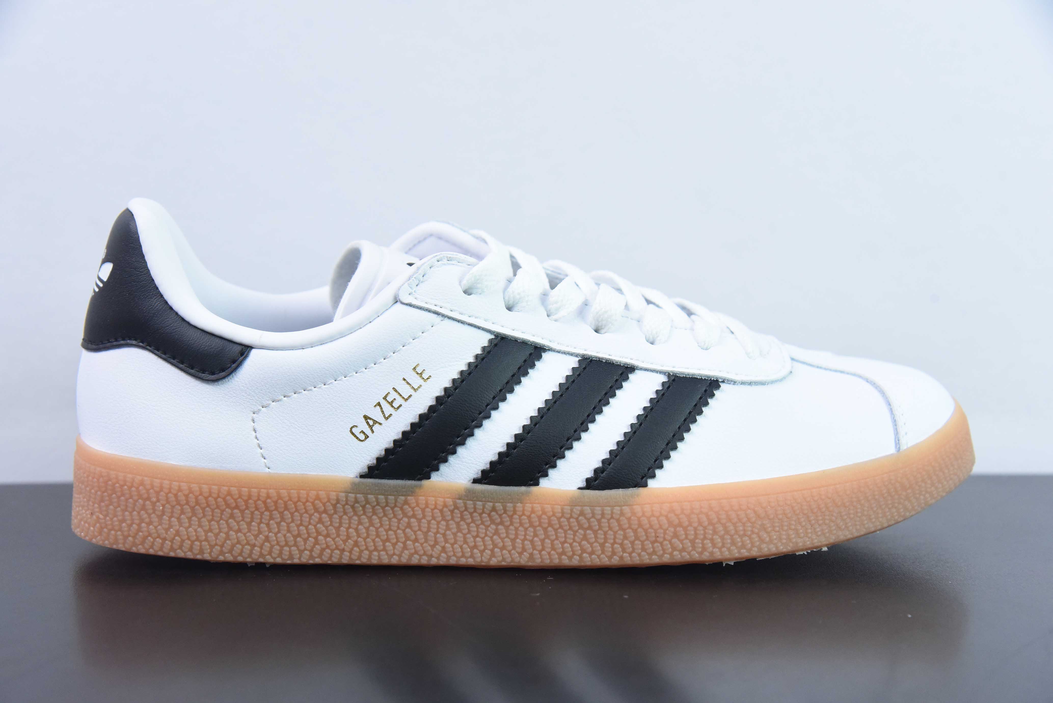 아디다스 아디다스 오리지널스 가젤 90 가젤 90 레플리카 컬렉션 빈티지 다목적 독일 트레이닝 스타일 로우탑 캐주얼 스니커즈 가죽 화이트 블랙 검 솔 IG...7 사이즈: 36-45