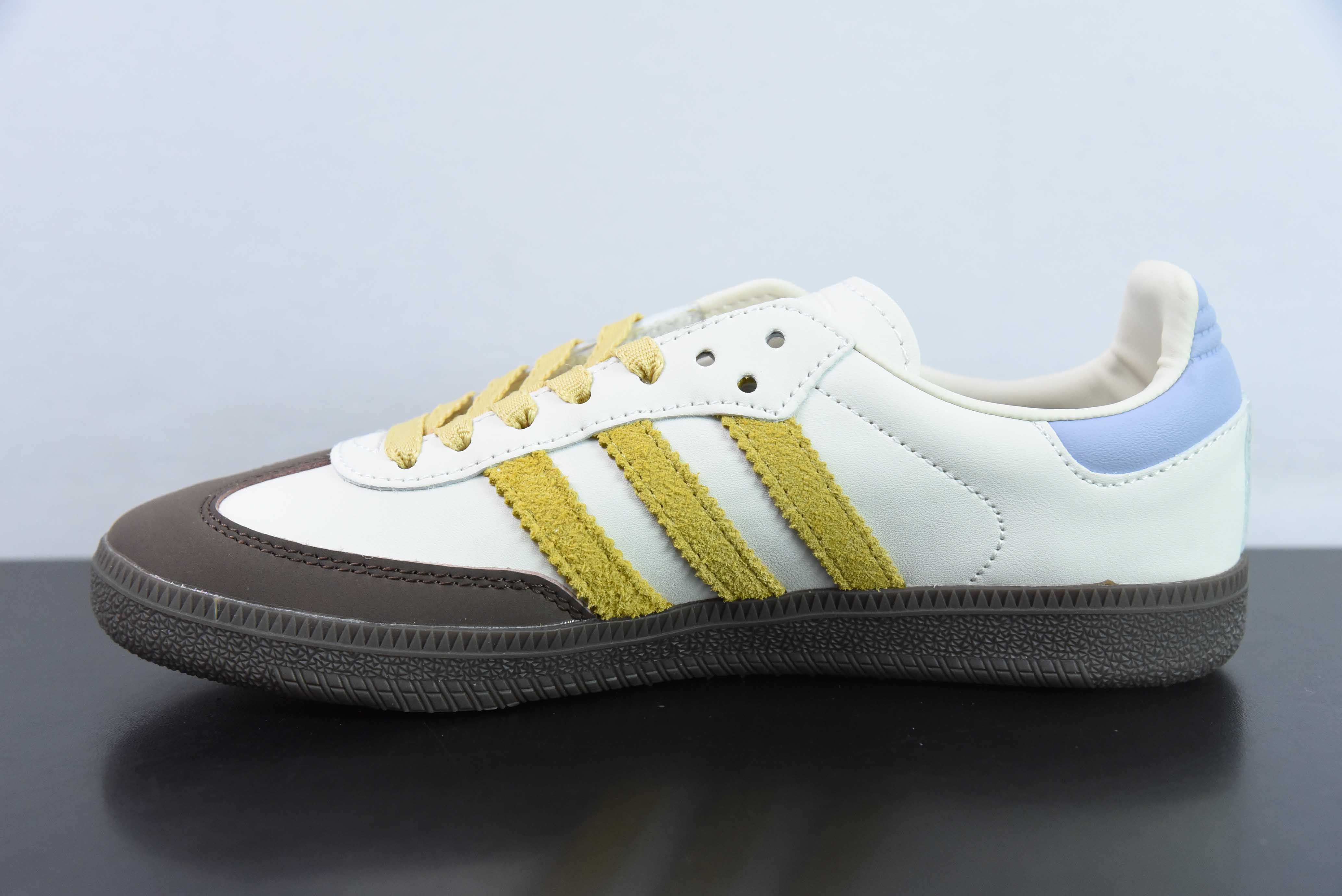 광고 삼바 OG IE0875 아디 샴록 캐주얼 보드 슈즈 바나나 베이지 퍼플 초콜릿 커피 솔아이템 번호 : IE0875 사이즈 : 35-45