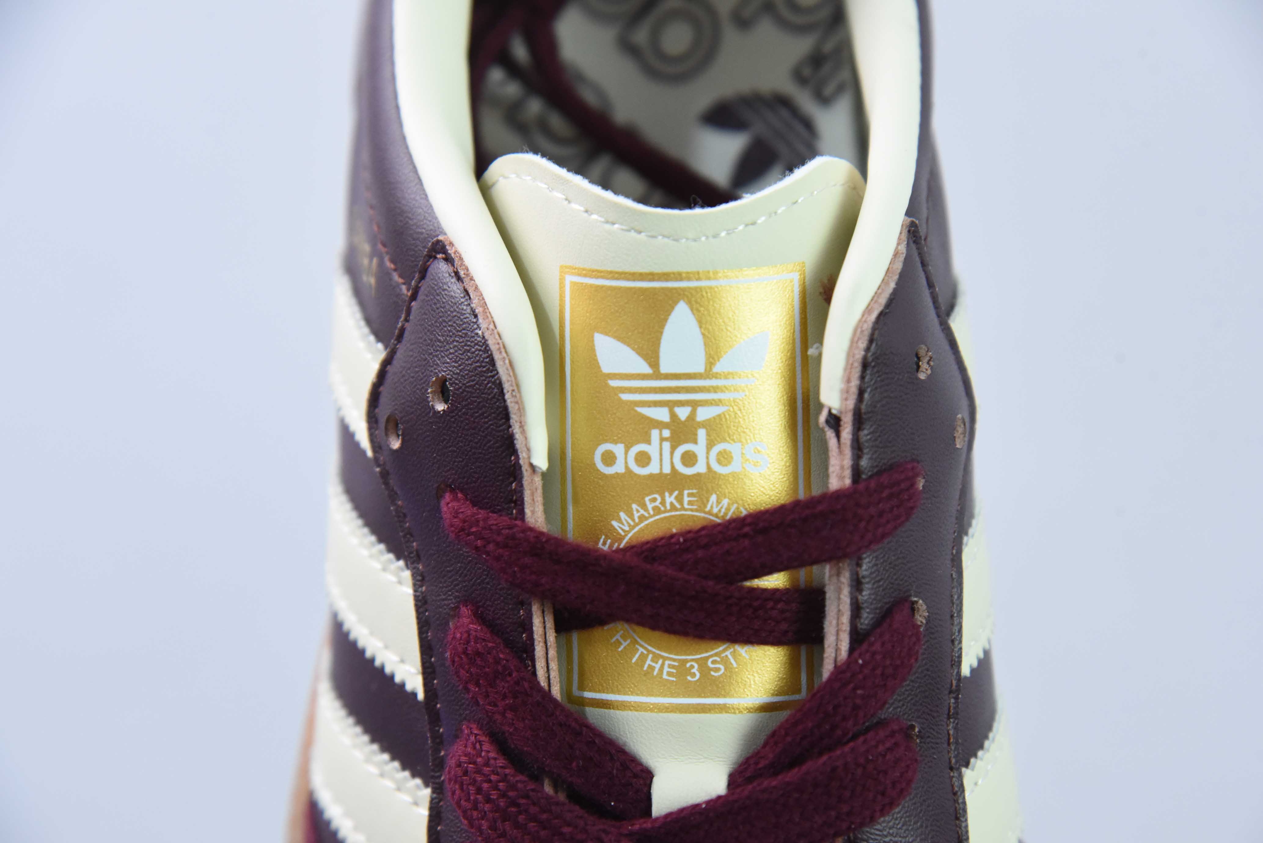 아디다스 오리지널스 삼바 OG 삼바 OG 삼바 시리즈 신사 독일 트레이닝 축구 스타일 로우탑 캐주얼 스니커즈 버건디 브라운 품목 번호: ID0477 사이즈: 35-45