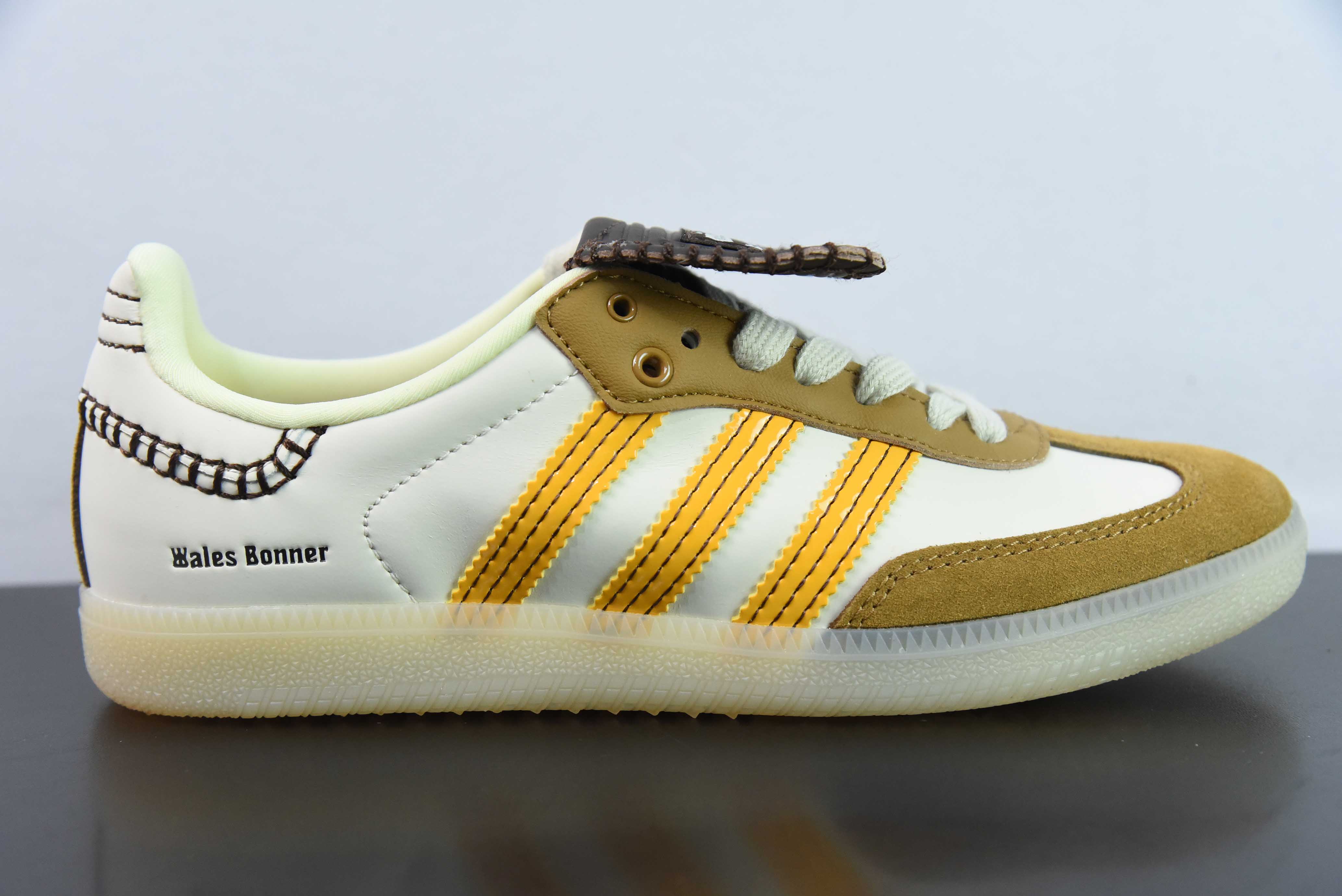 웨일즈 보너 x 아디 삼바 OG END 아디 샴록 캐주얼 스니커즈 아이템 번호: IG5888 사이즈: 35-45