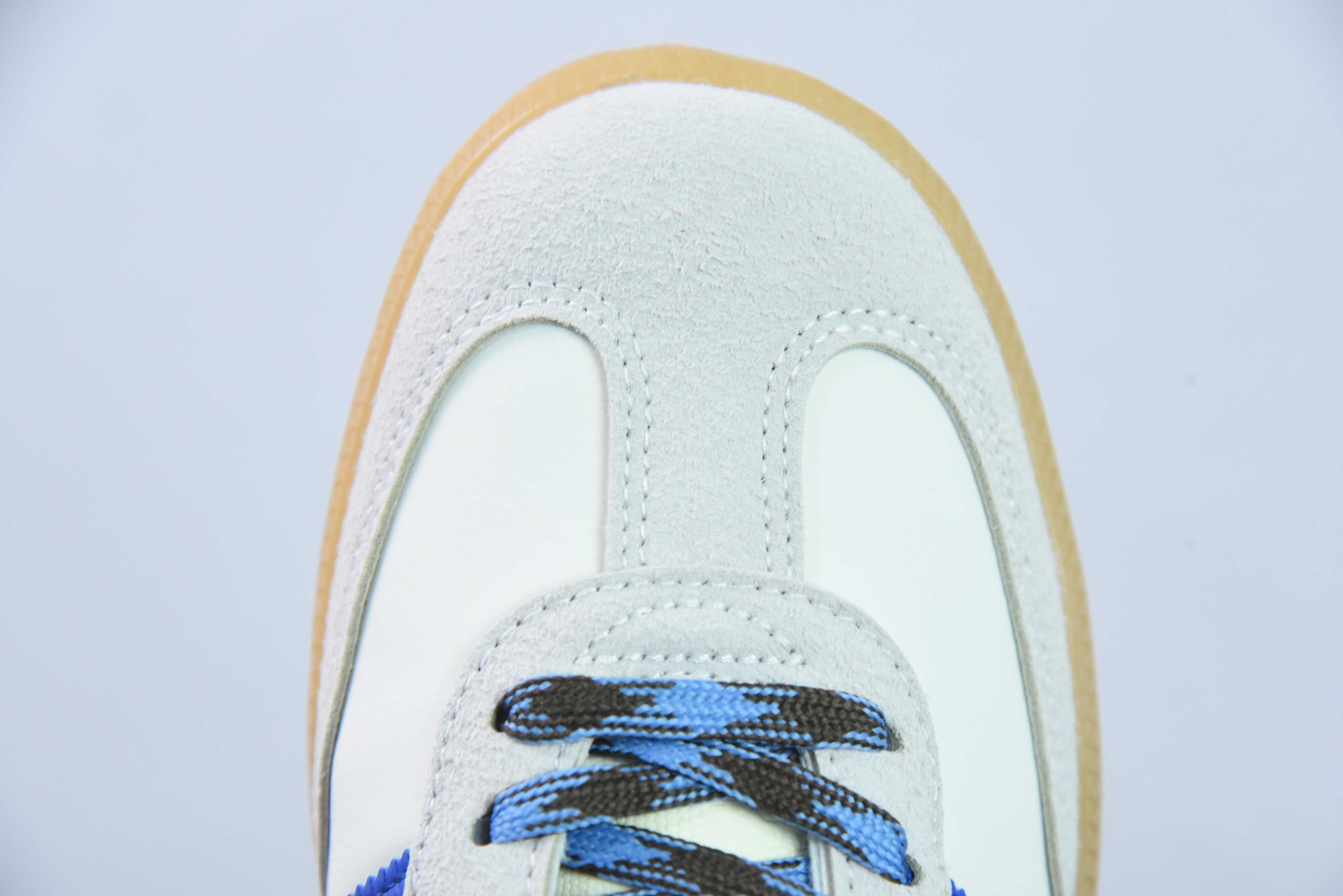 WB 공동 브랜드 베이지 블루 아디다스 클로버 IH7756 웨일즈 보너 x 아디다스 오리지널스 삼바 통기성과 논슬립 로우탑 보드쇼츠 사이즈: 36-45 하프 사이즈