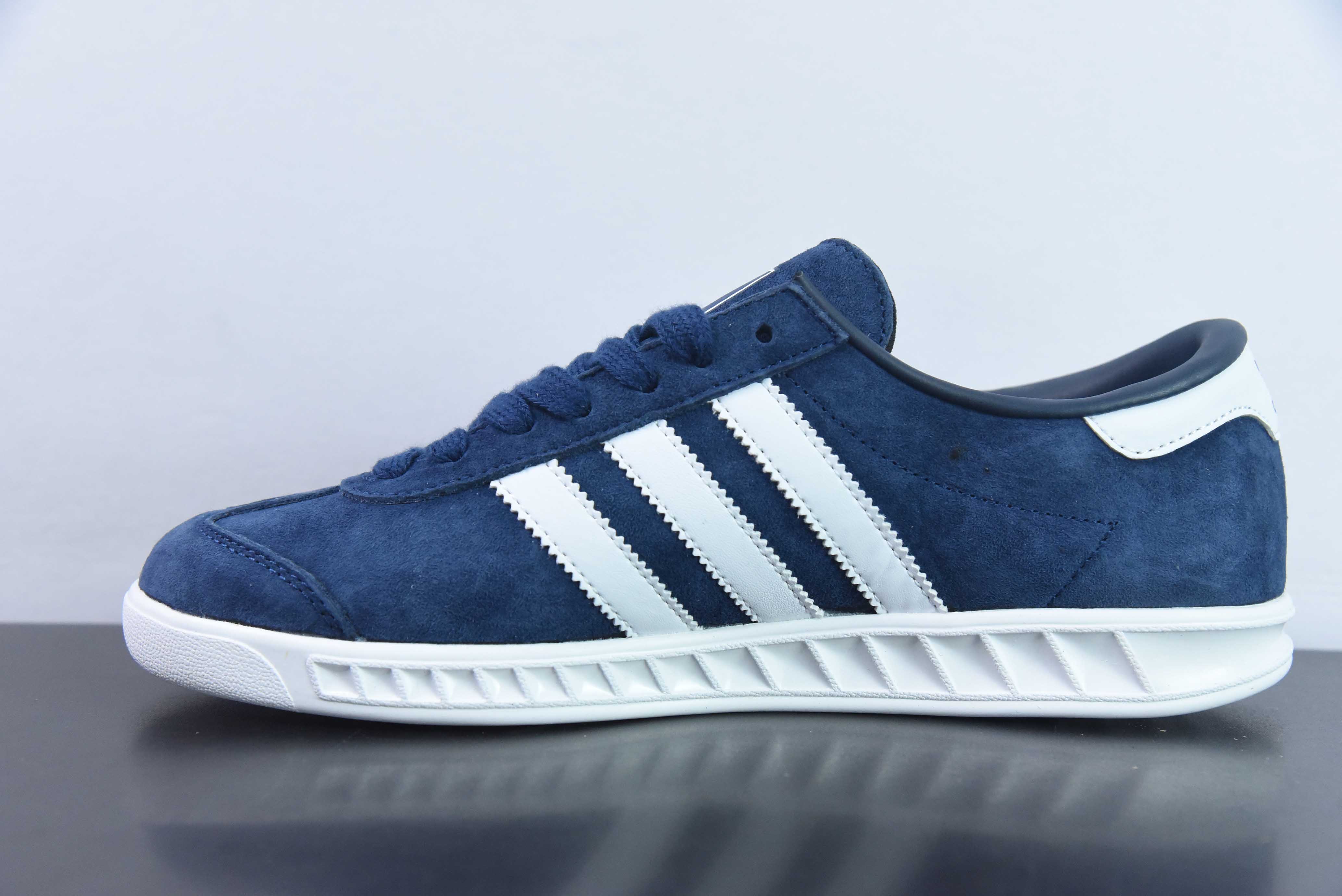 아디다스 핸드볼 스페시알 브라운 핸드볼 선수 시리즈 로우탑 레트로 남녀 보드쇼츠 커플 캐주얼 신발 상품 번호: S74838 사이즈: 36-45