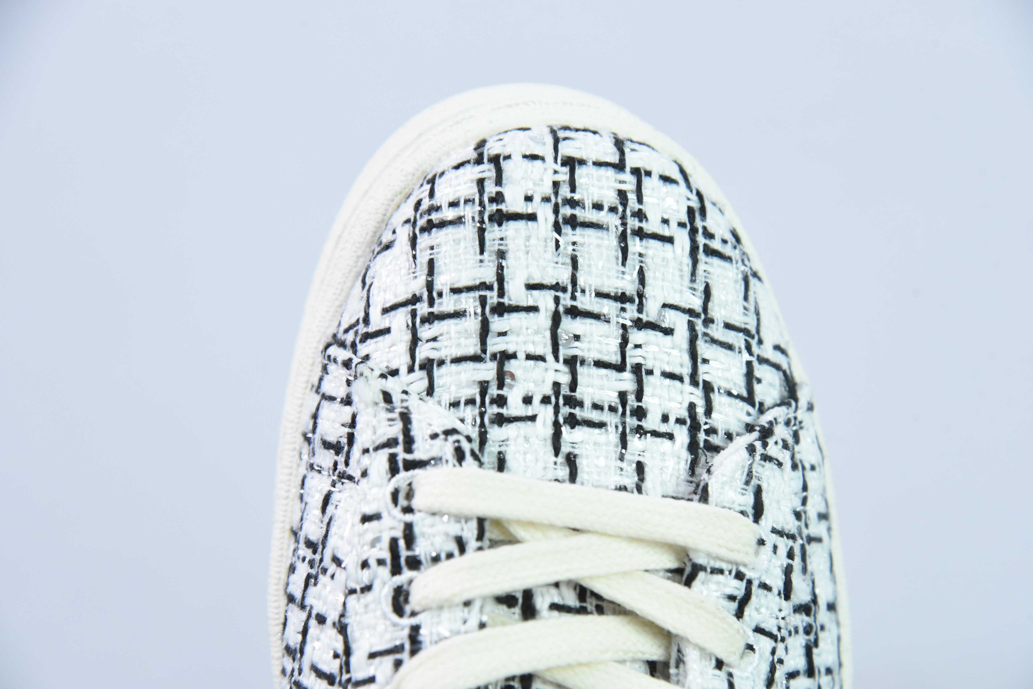 인빈서블? x 데이즈 x 아디다스 오리지널스 캠퍼스80S 공동 브랜드 레트로 스몰 향수 스타일 내마모성 통기성 로우탑 보드숏 아이템 번호: H 사이즈: 36-45