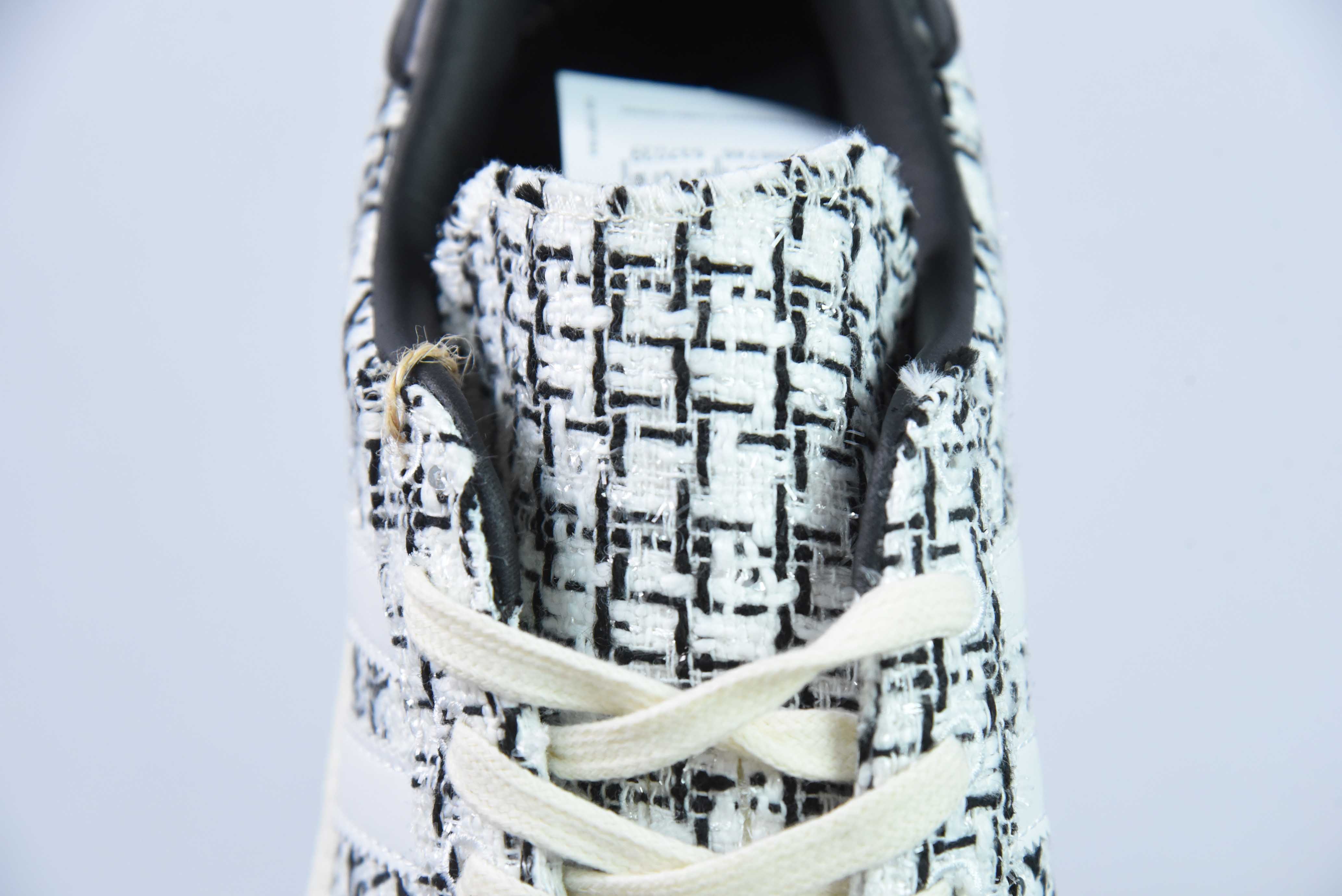 인빈서블? x 데이즈 x 아디다스 오리지널스 캠퍼스80S 공동 브랜드 레트로 스몰 향수 스타일 내마모성 통기성 로우탑 보드숏 아이템 번호: H 사이즈: 36-45