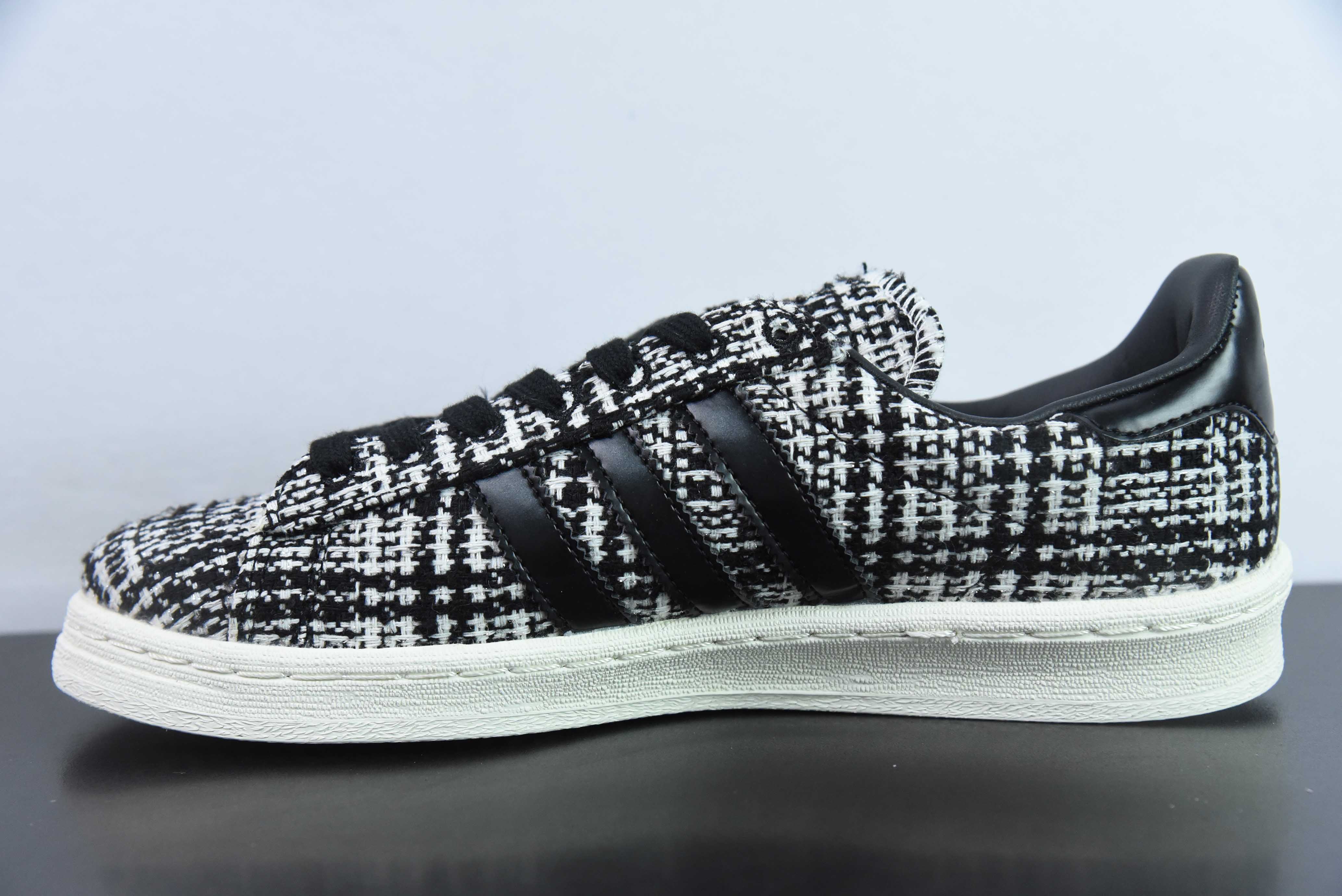 인빈서블? x 데이즈 x 아디다스 오리지널스 캠퍼스80S 공동 브랜드 레트로 리틀 향수 내구성 통기성 로우탑 보드숏 아이템 번호: H 사이즈: 36-45