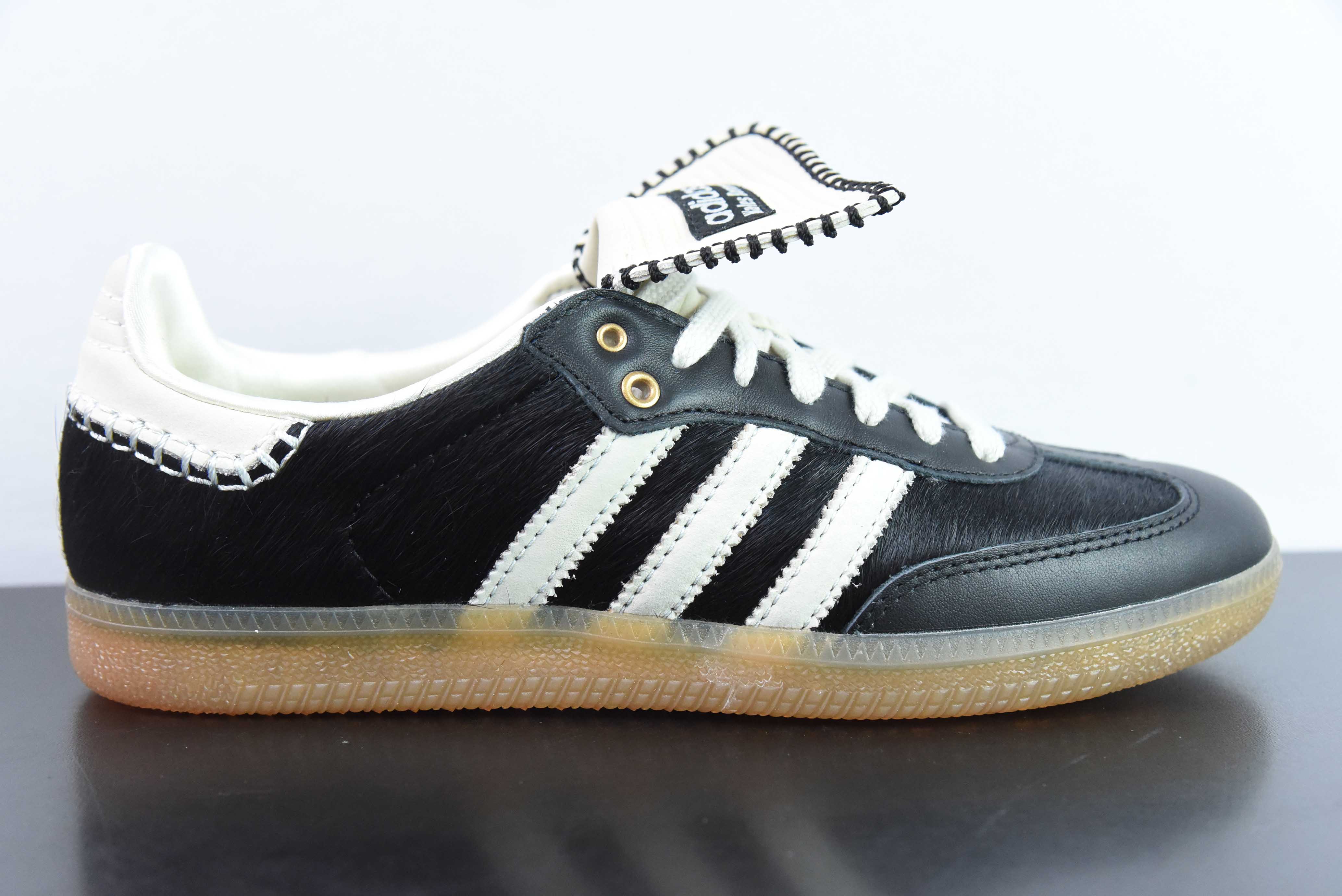 AD 오리지널 WB 삼바 누벅 레트로 클래식 경량 보드숏 아이템 번호: IE0580 사이즈: 35-46