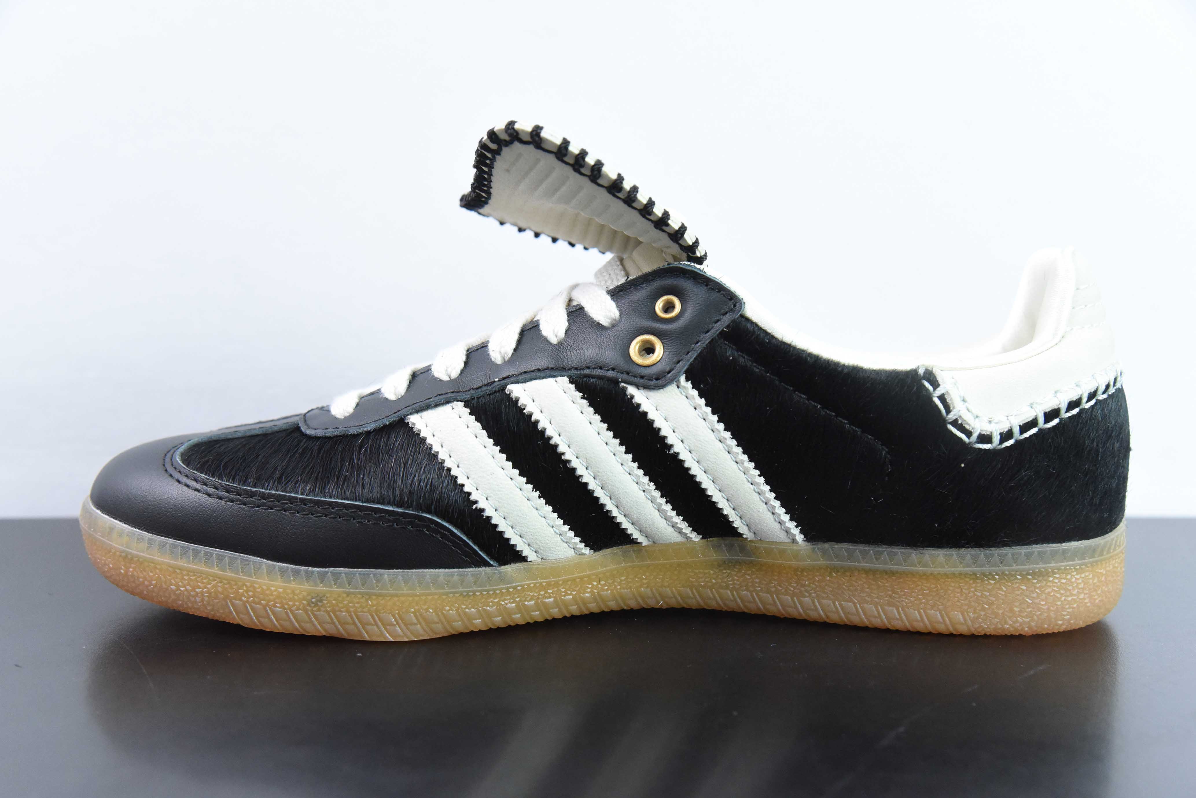 AD 오리지널 WB 삼바 누벅 레트로 클래식 경량 보드숏 아이템 번호: IE0580 사이즈: 35-46