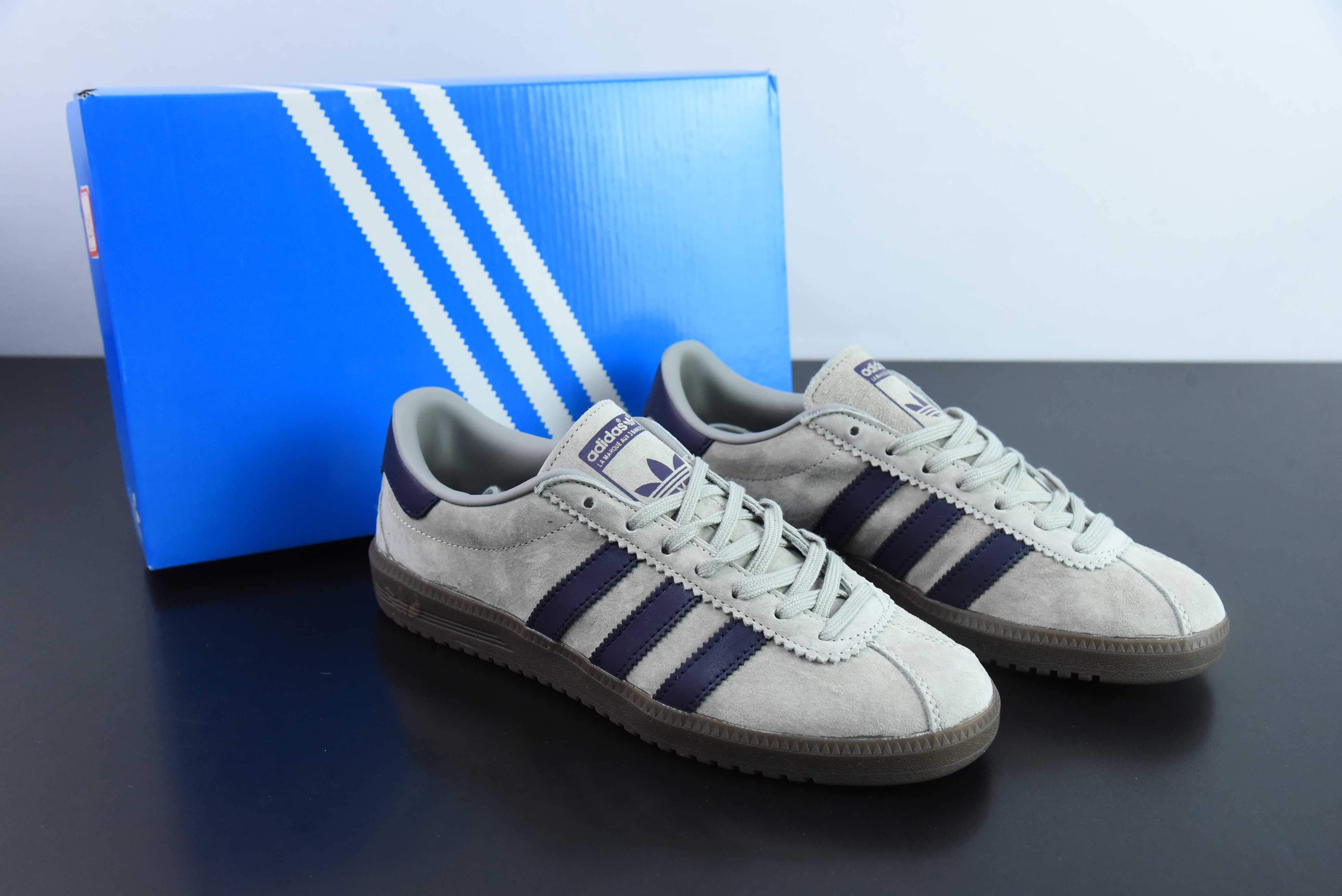 아디다스 오리지널스 버뮤다 스웨이드 논슬립 내마모 경량 로우탑 보드숏 아이템 번호: JI4280 사이즈: 36-45