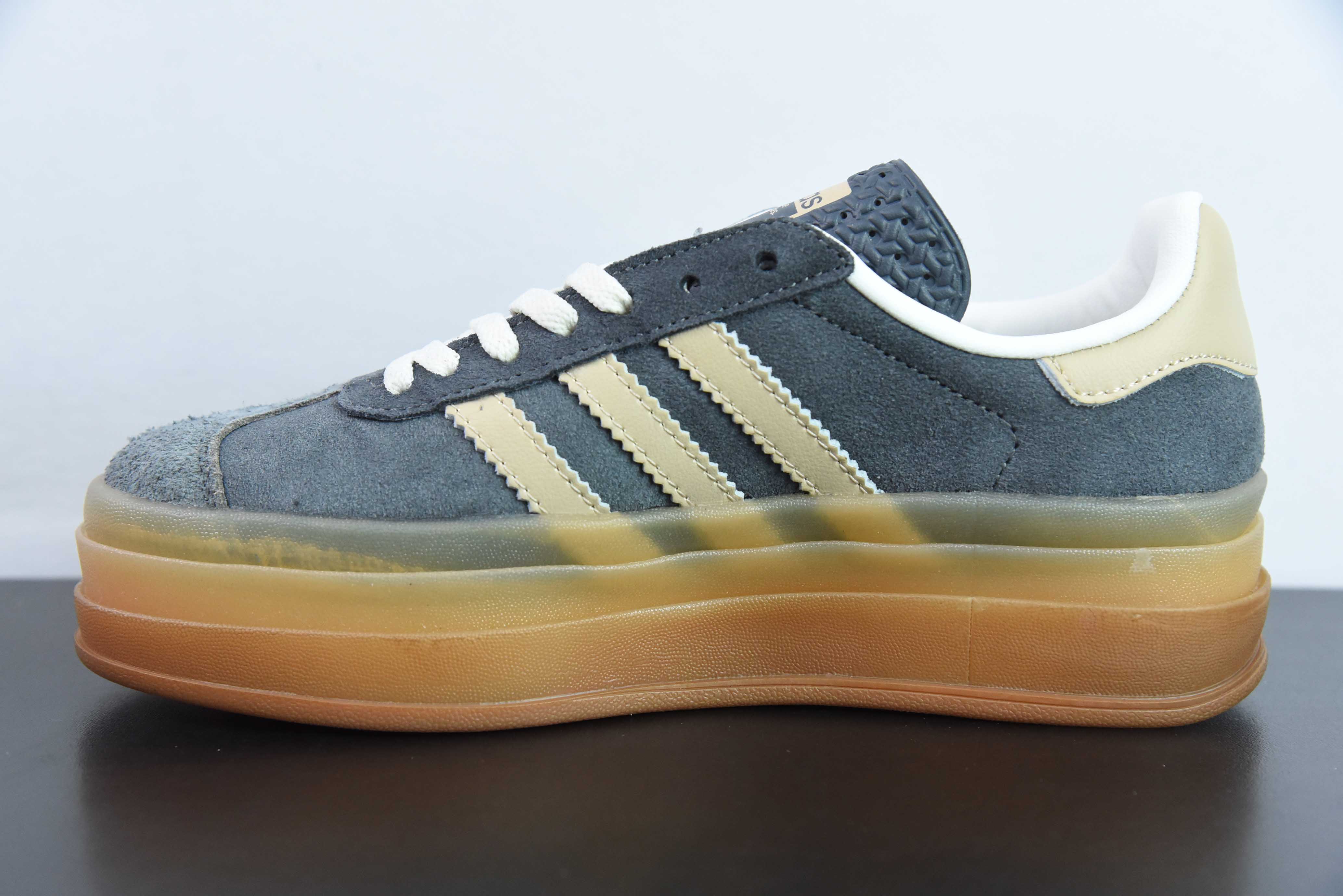 AD 오리지널스 가젤 볼드 클로버 두꺼운 솔 캐주얼 미끄럼 방지 내마모성 로우 탑 보드 슈즈 아이템 번호 : IE0428 사이즈 : 36-40