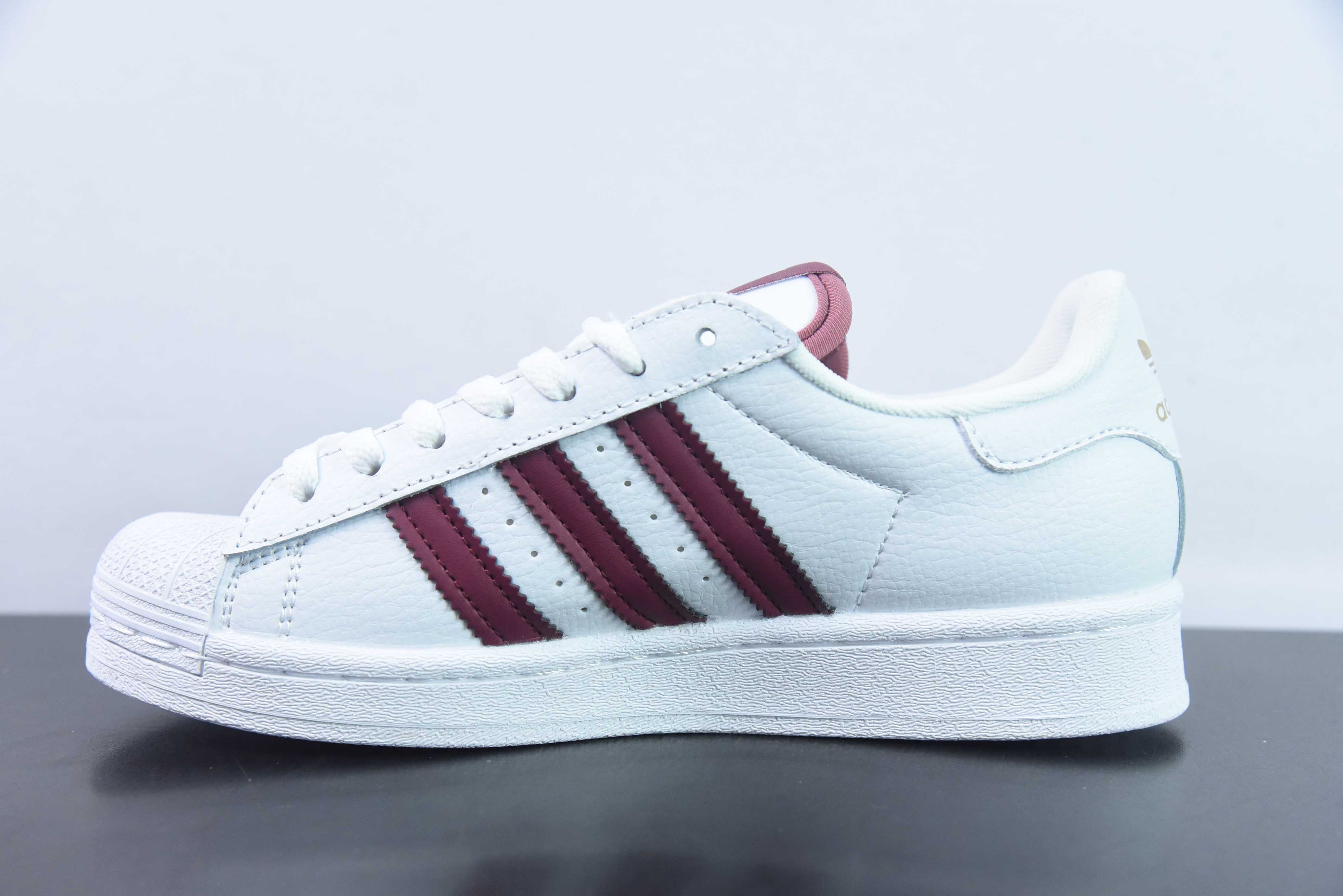 AD 오리지널스 슈퍼스타 클래식 레트로 쉘 토 보드숏 아이템 번호: GY0976 사이즈: 36-45