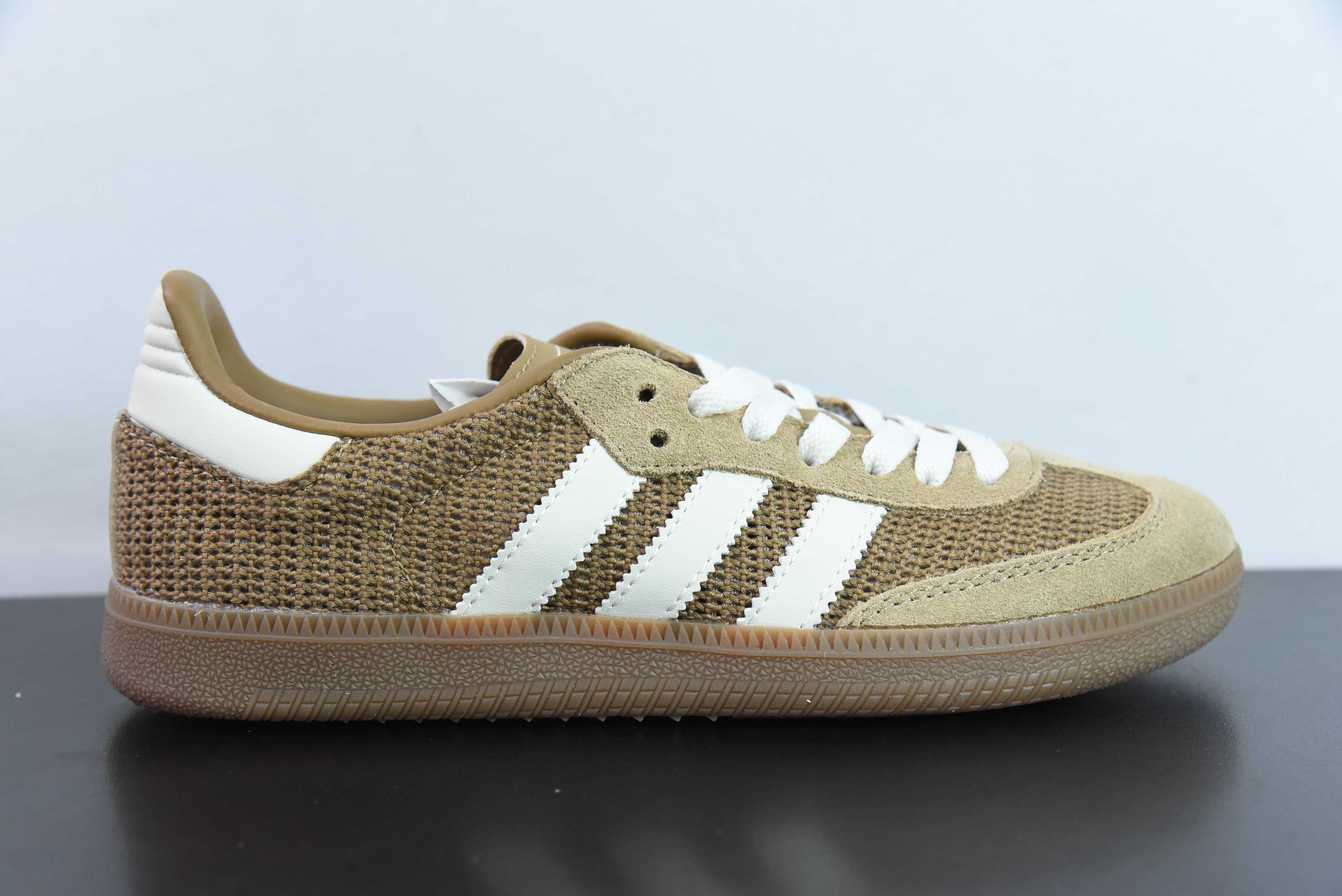 아디다스 오리지널스 삼바 오그 삼바 시리즈 신사 독일 트레이닝 축구 스타일 백 로우탑 캐주얼 트레이너 아이템 번호: IG1379 사이즈: 36-45