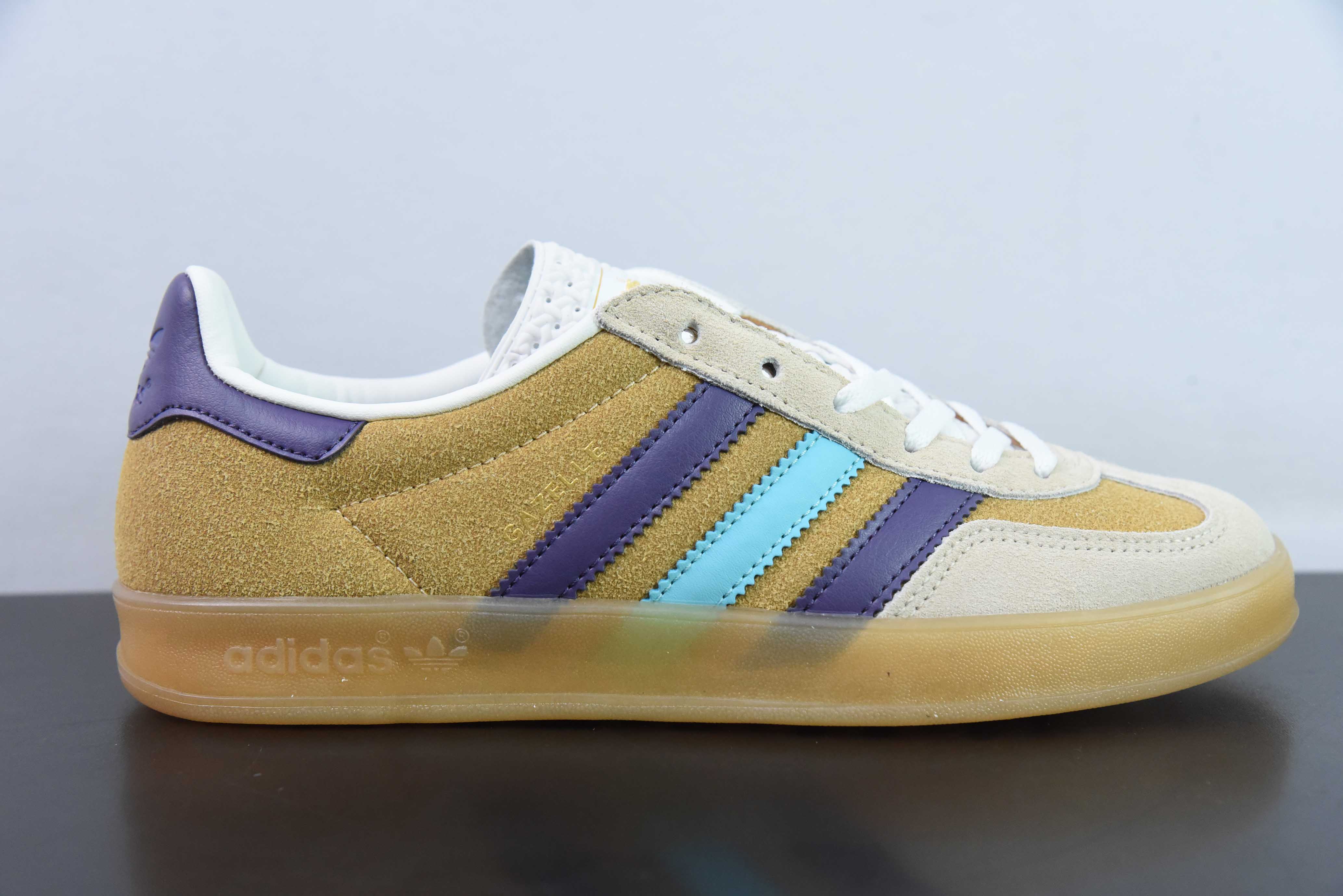 디다스 클로버 아디다스 오리지널스 가젤 실내 미끄럼 방지 로우탑 보드숏 GZ 옐로우 라이스 퍼플 아이템 번호: IG1636 사이즈: 36-45