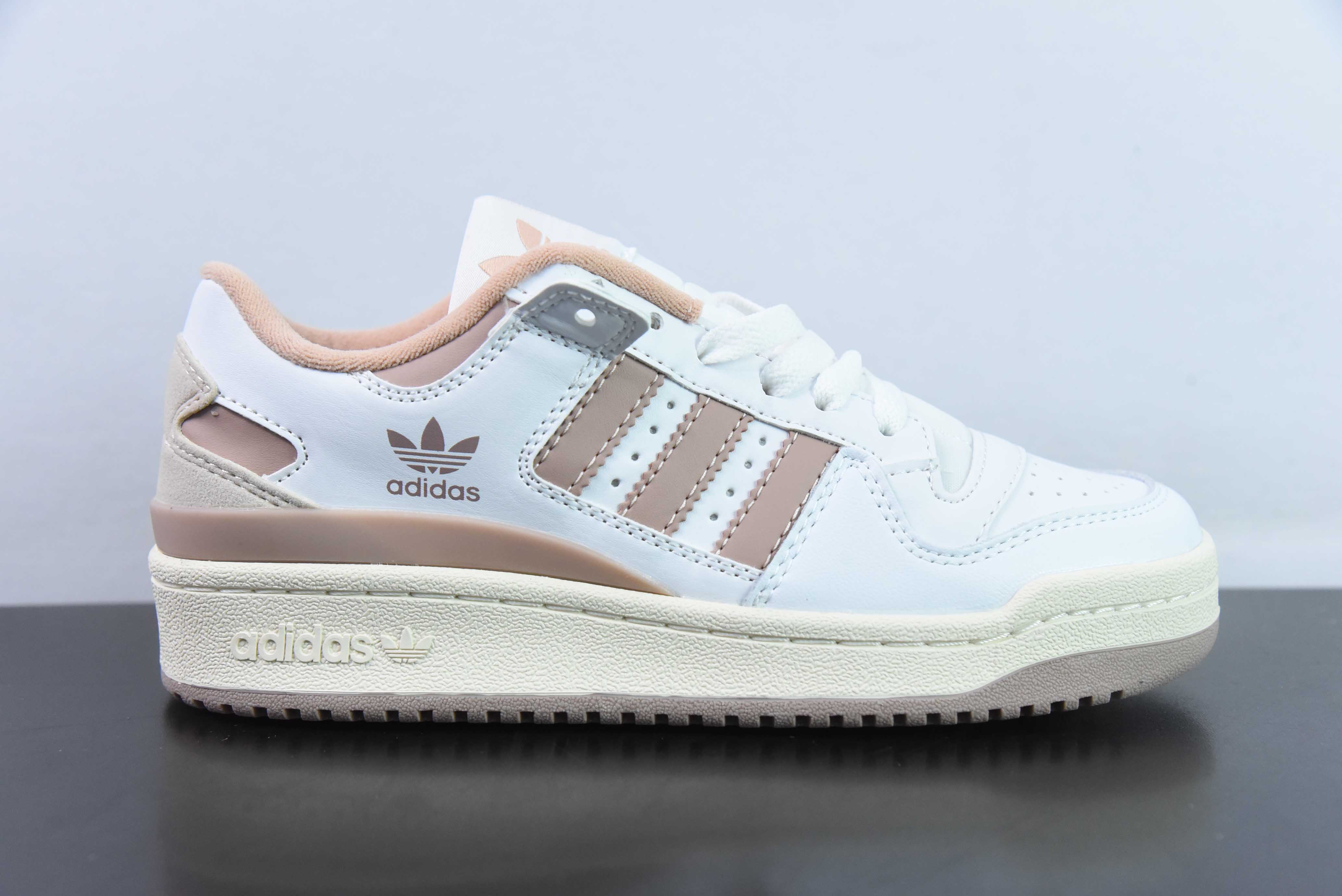 아디다스 오리지널스 포럼 84 로우 레더 화이트 브라운 핑크 아이템 번호: IG1426 사이즈: 36-45