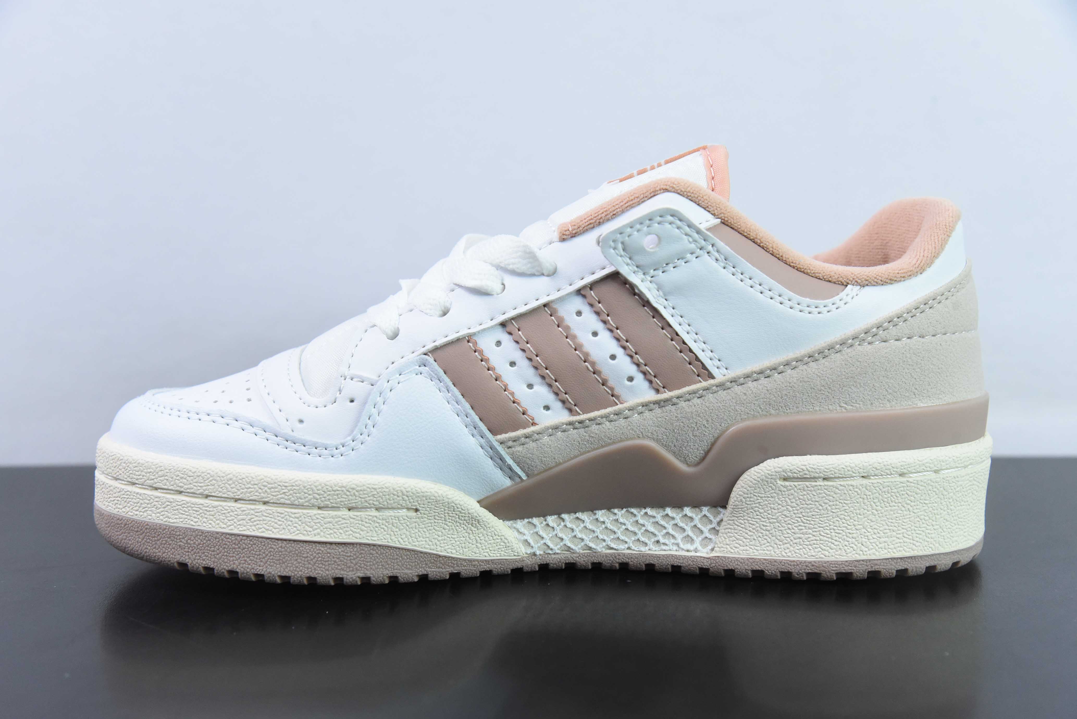 아디다스 오리지널스 포럼 84 로우 레더 화이트 브라운 핑크 아이템 번호: IG1426 사이즈: 36-45