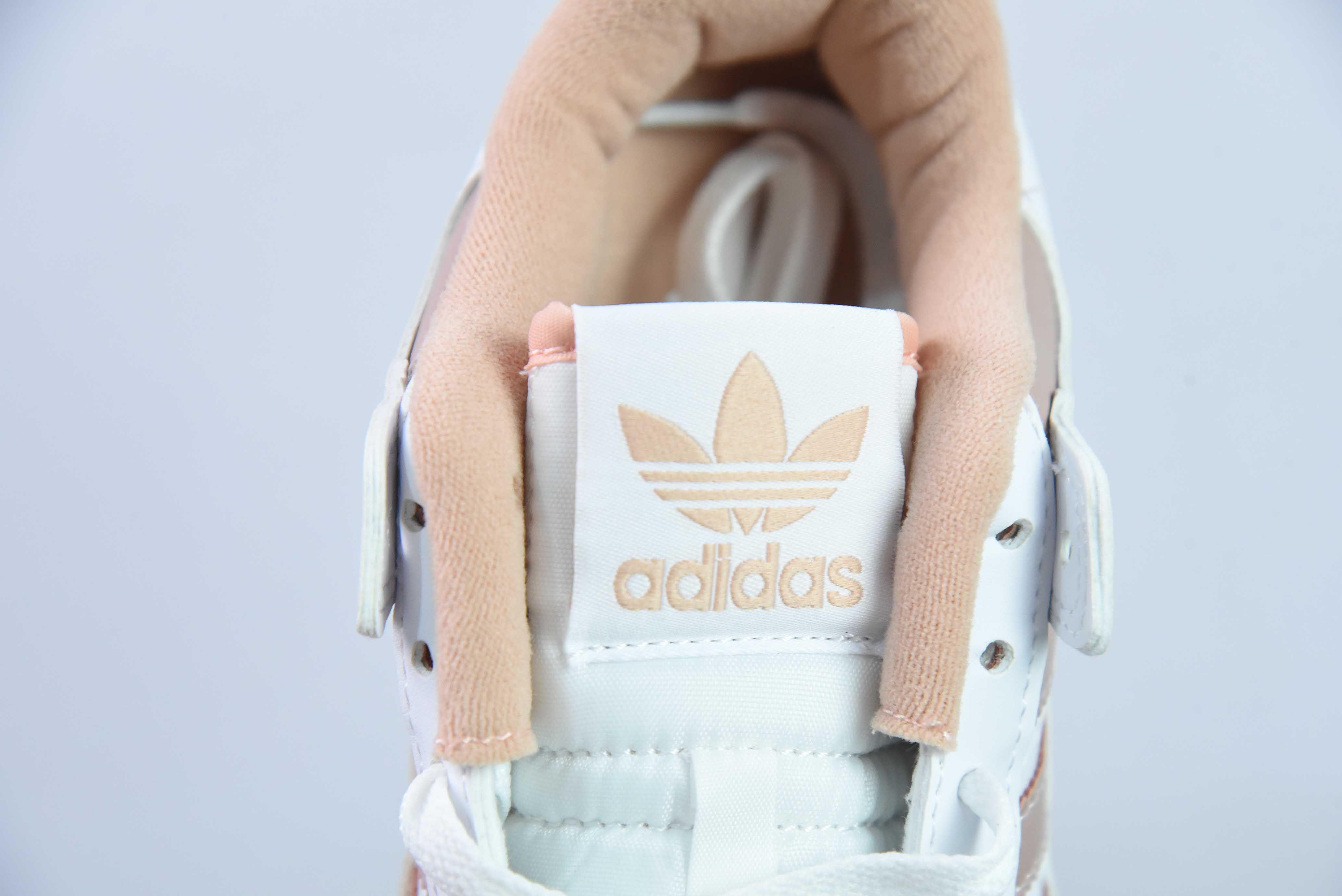 아디다스 오리지널스 포럼 84 로우 레더 화이트 브라운 핑크 아이템 번호: IG1426 사이즈: 36-45