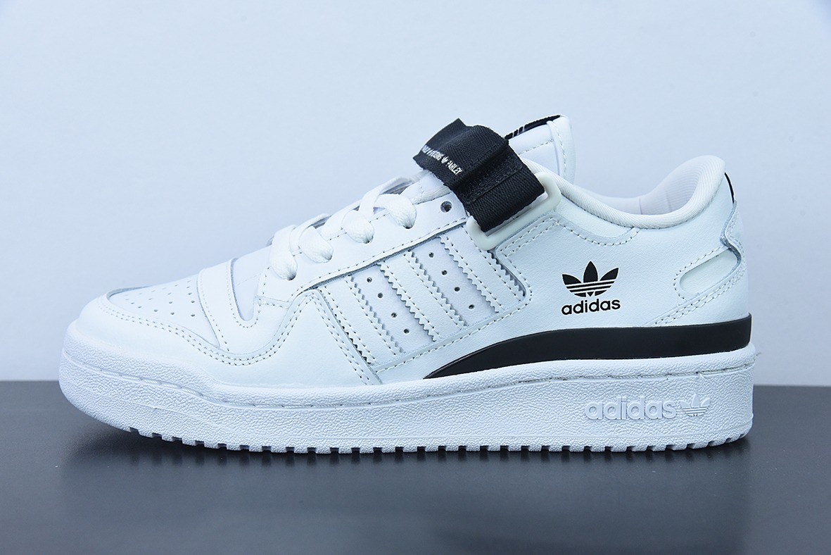 아디다스 오리지널스 포럼 84 낮은 흰색과 검은색 줄무늬 공동 브랜드 모델 졸업 시즌 자이언트 제품 번호 GV7613 사이즈: 36-45