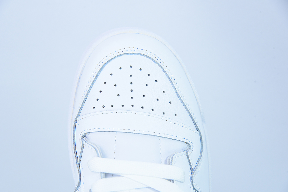 아디다스 오리지널스 포럼 84 낮은 흰색과 검은색 줄무늬 공동 브랜드 모델 졸업 시즌 자이언트 제품 번호 GV7613 사이즈: 36-45