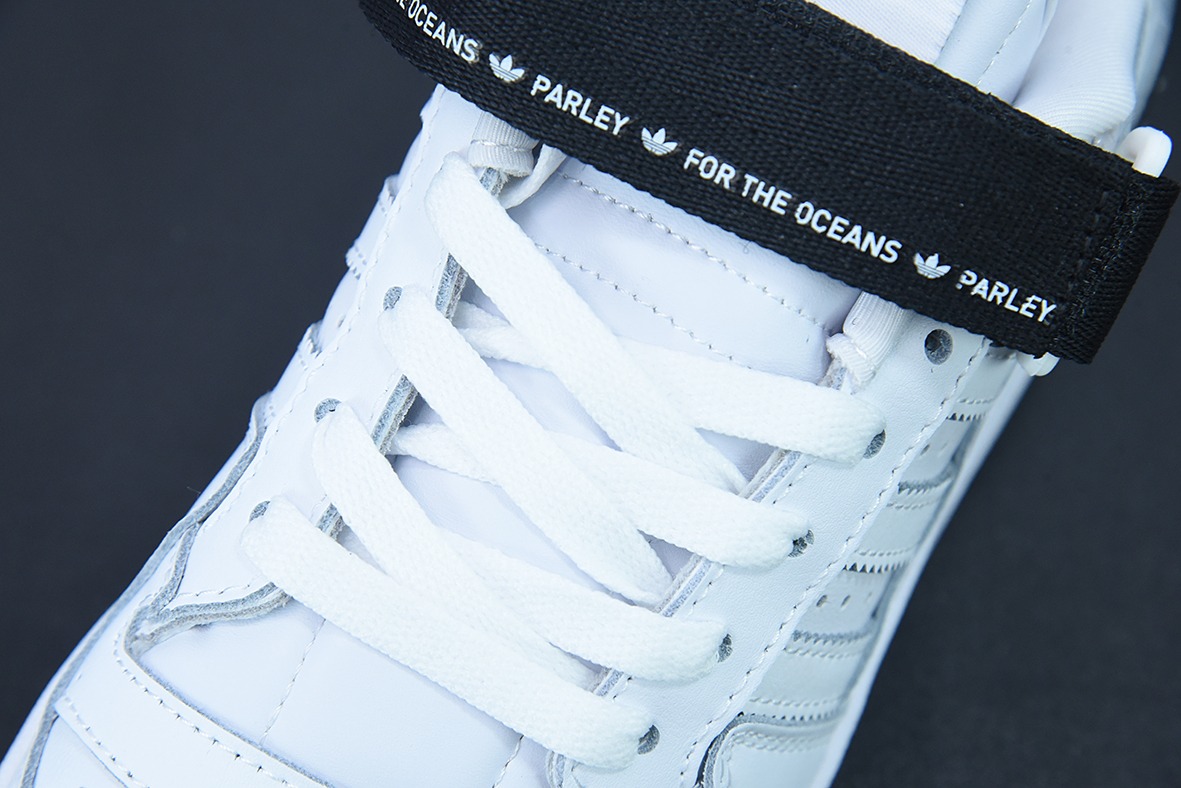 아디다스 오리지널스 포럼 84 낮은 흰색과 검은색 줄무늬 공동 브랜드 모델 졸업 시즌 자이언트 제품 번호 GV7613 사이즈: 36-45