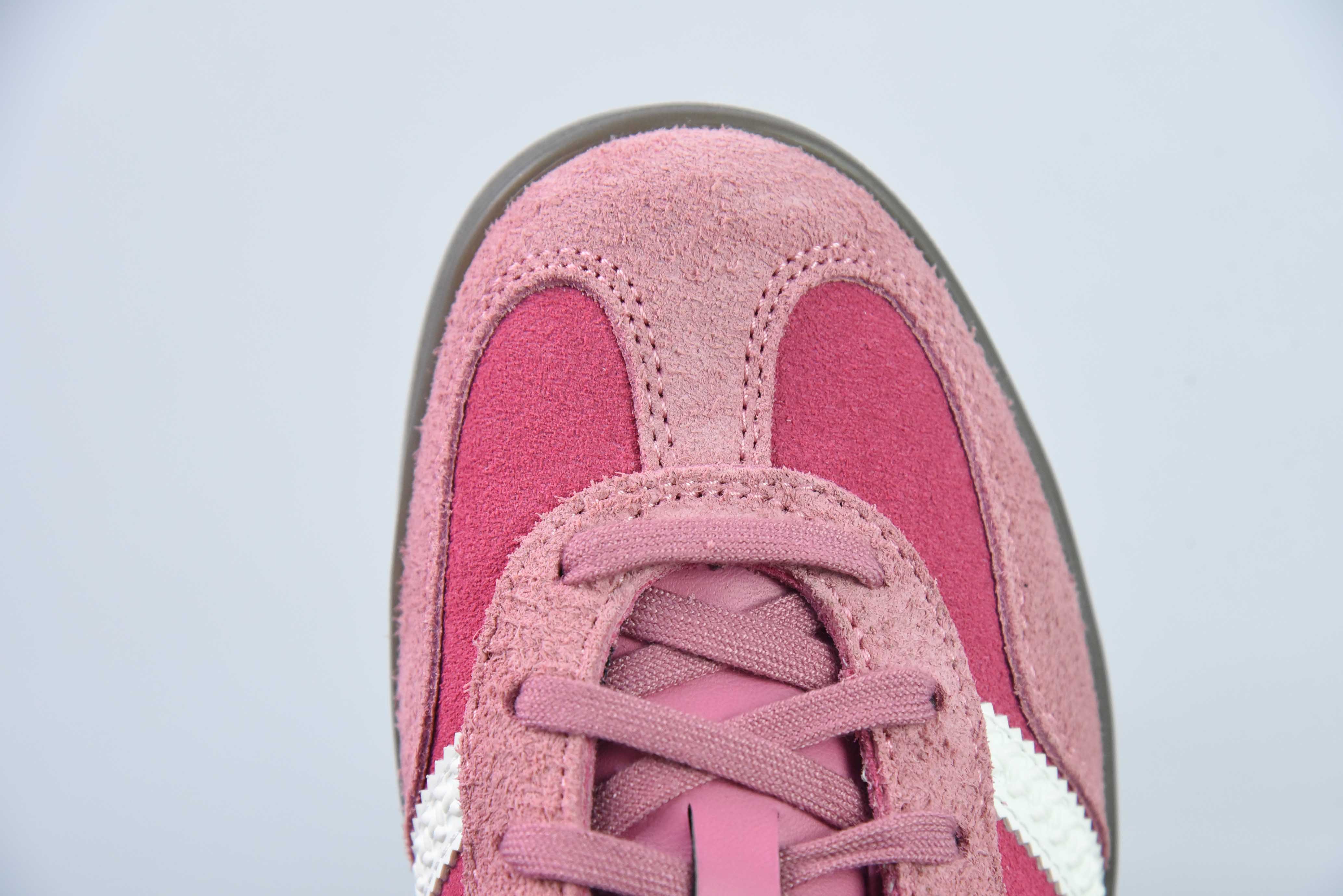 AD 가젤 실내 트레이너 레트로 백 백 매칭 캐주얼 스포츠 독일 트레이닝 스타일 보드 슈즈 스트로베리 베어의 올바른 버전 아이템 번호: IF1809 사이즈: 36-39