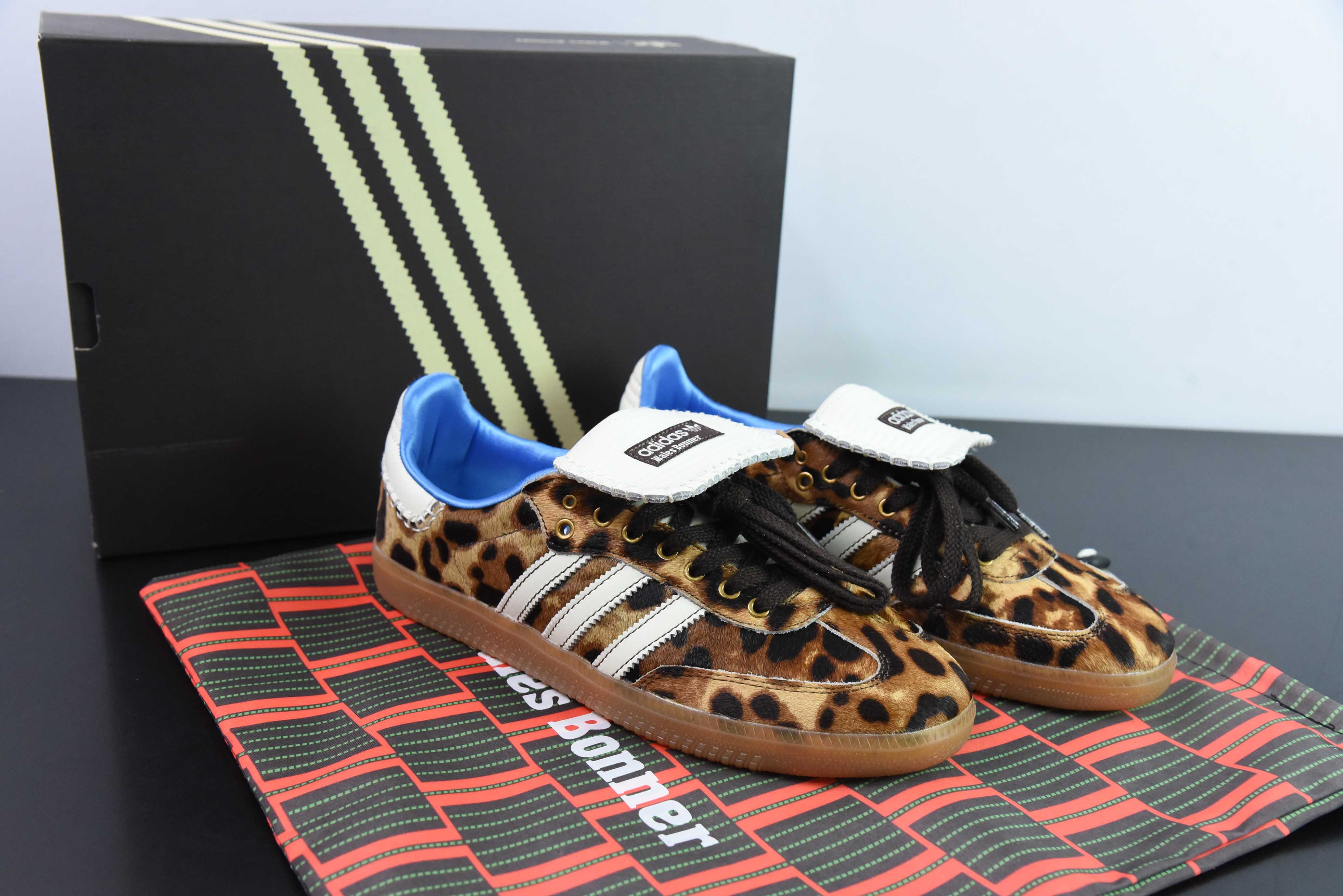 웨일즈 보너 x AD 아디 삼바 포니 토널 삼바 공동 브랜드 로우탑 캐주얼 스니커즈 아이템 번호: IE0578 사이즈: 36-45