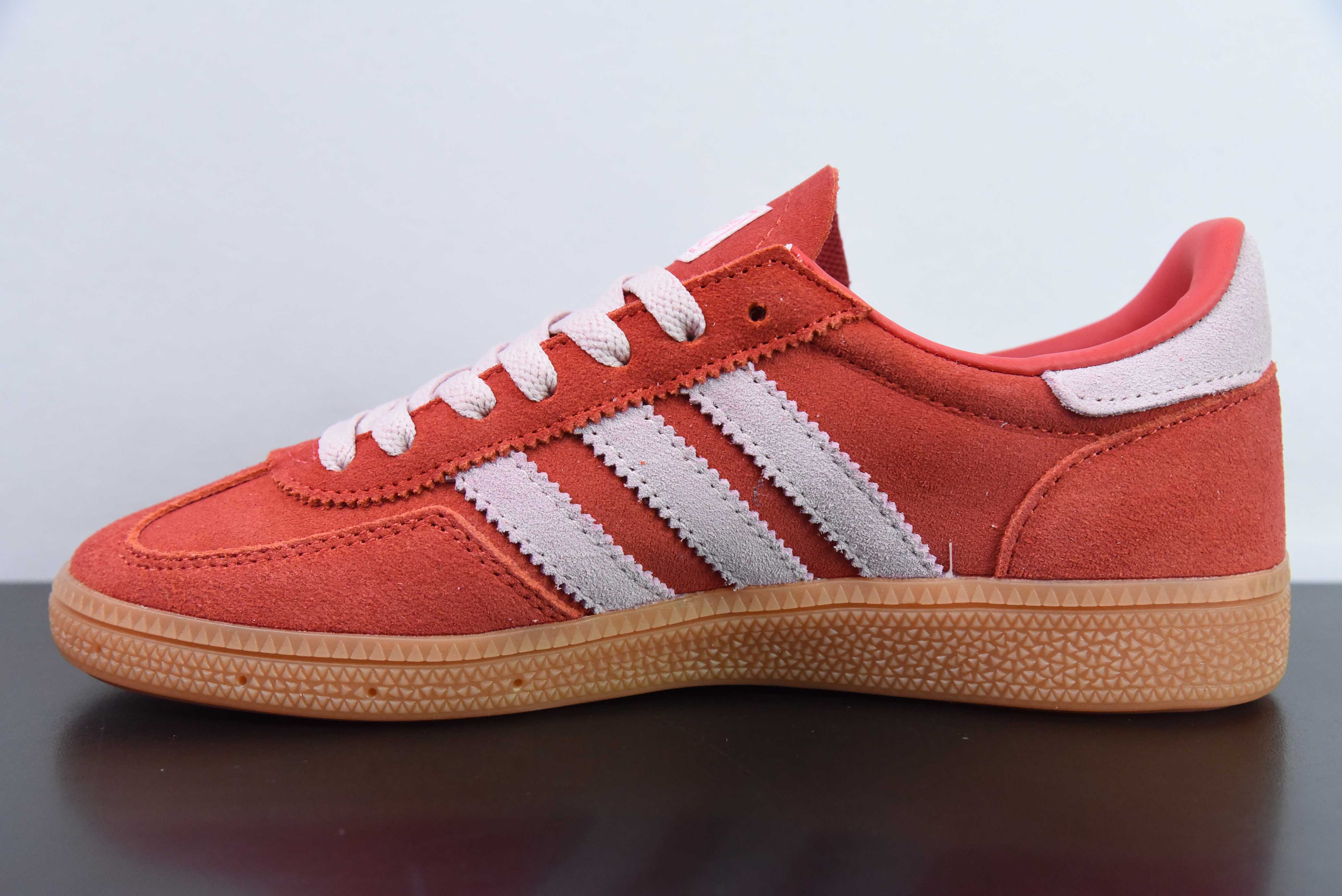 아디다스 핸드볼 스페시알 아디다스 클래식 빈티지 캐주얼 신발 품목 번호: IE5894 사이즈: 36-45