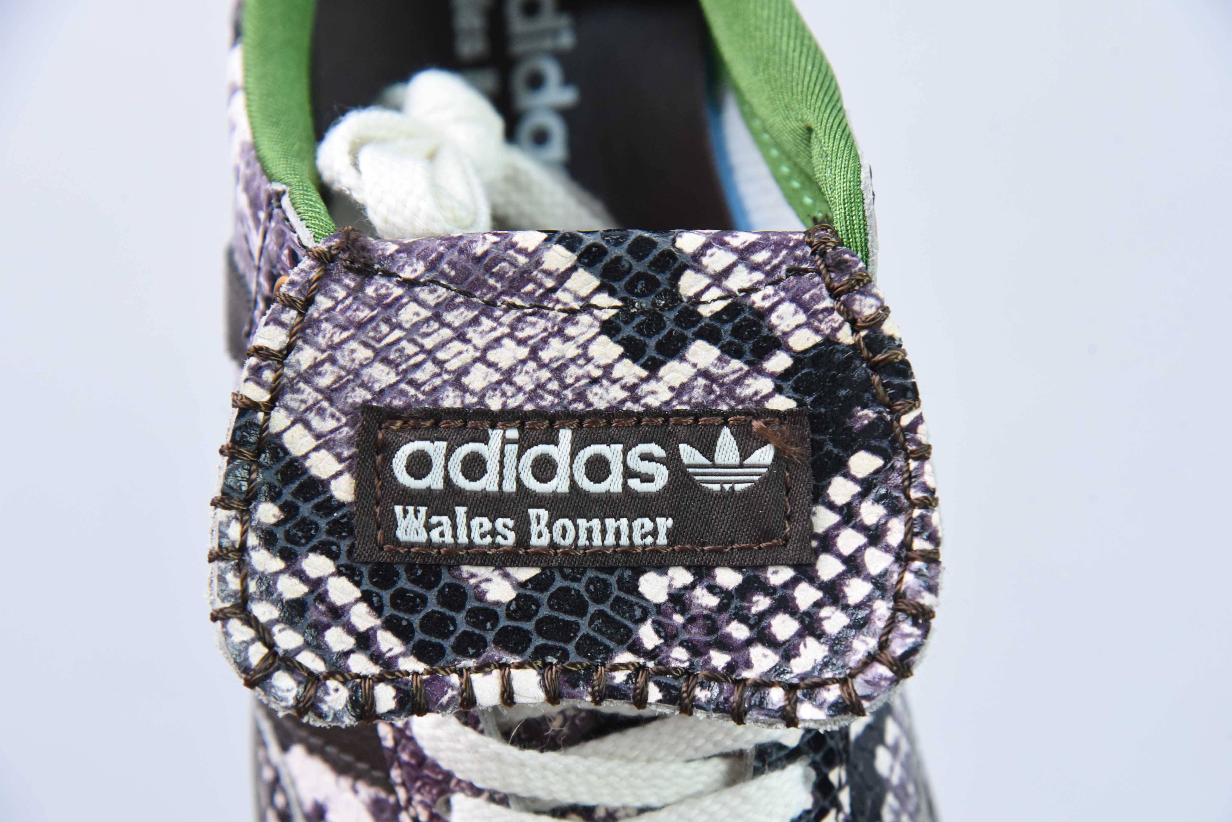 웨일즈 보너 x AD 오리지널스 삼바 블랙 그린 퍼플 스네이크 프린트 공동 브랜드 라운드 토 클로버 삼바 스니커즈 아이템 번호: IH3262 사이즈: 35-45