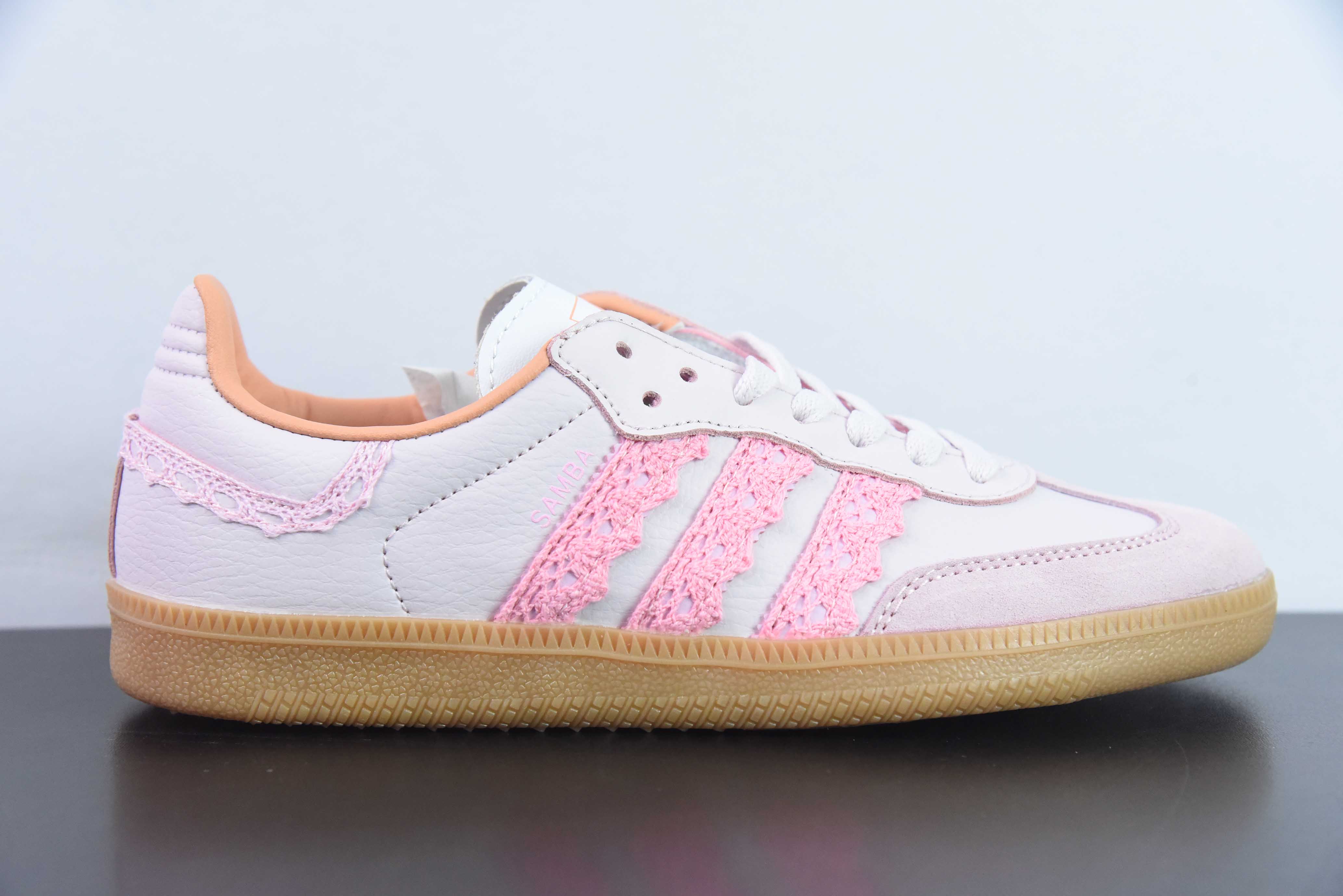 AD 클로버 삼바 남성용 및 여성용 레트로 스포츠 캐주얼 독일 트레이닝화 아이템 번호: IG5932-105 사이즈: 36-40