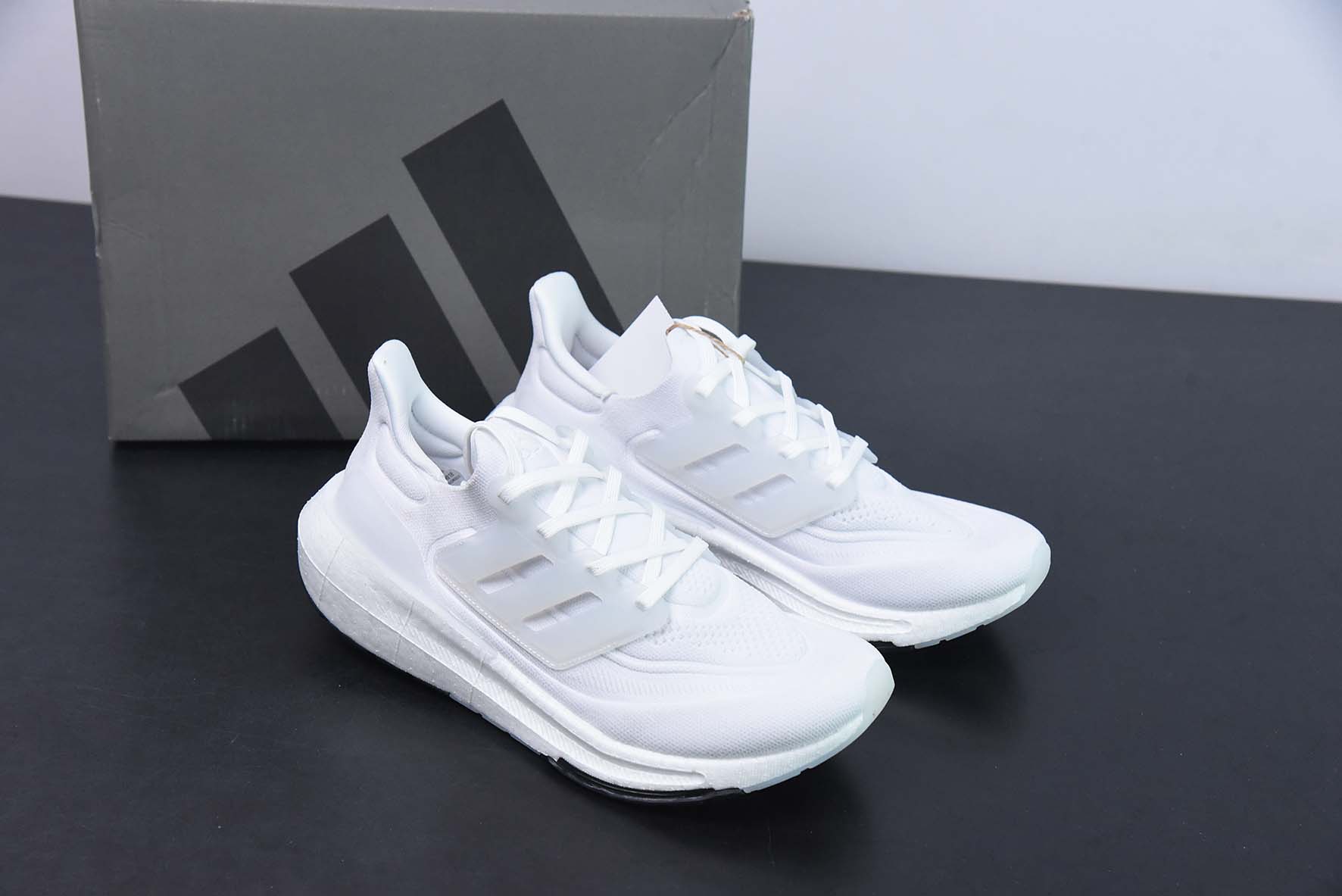 Ad 울트라 부스트 라이트 23 아디다스 뉴 UB9.0 라이트 바운스 두꺼운 솔 팝콘 러닝화 제품 번호: GY9... 사이즈: 36-46