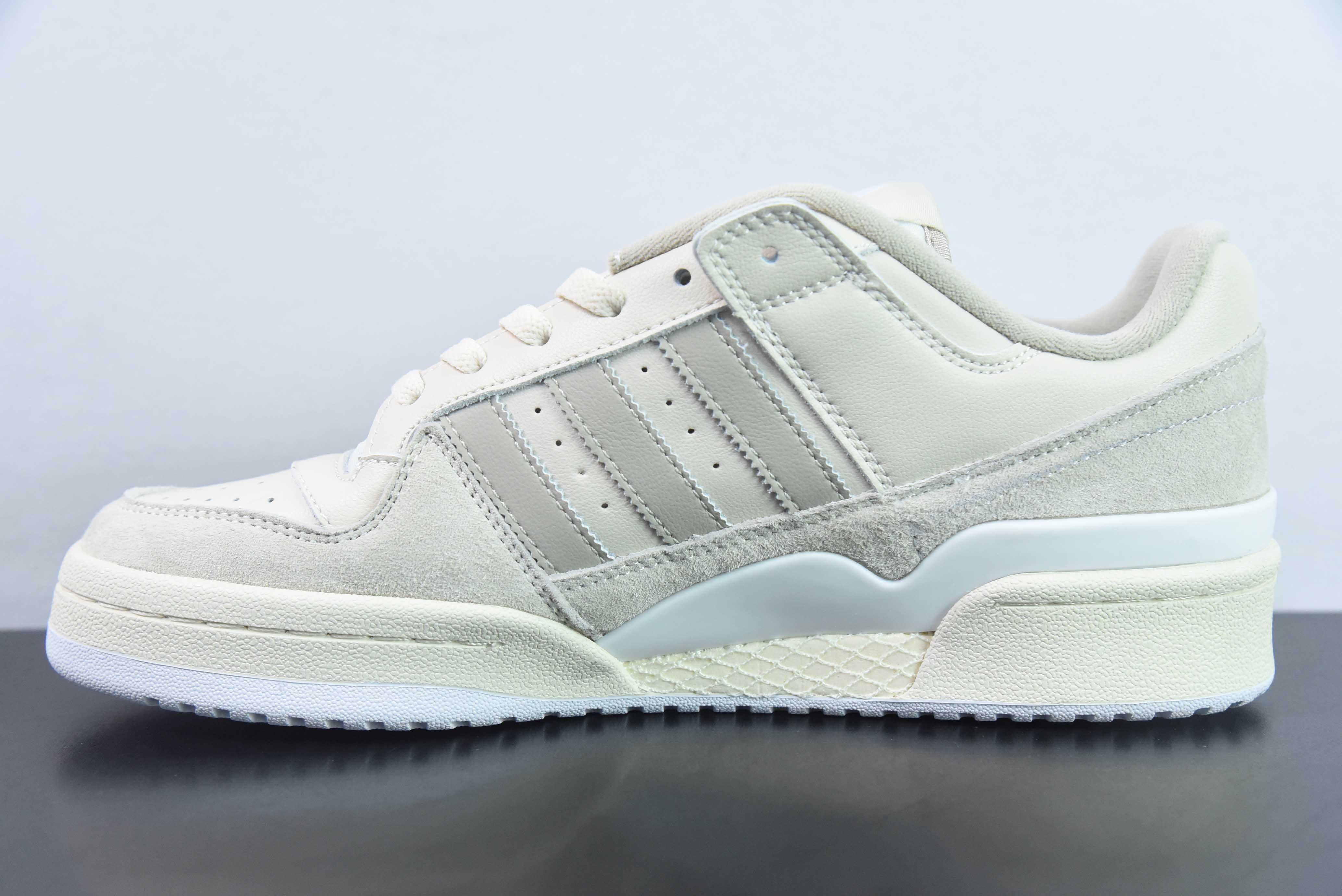 아디다스 클로버 아디다스 오리지널스 포럼 로우 로마 시리즈 로우탑 레트로 레이스업 다용도 캐주얼 트레이너 라이트 카키 그레이 베이지 브라운 ID7995 사이즈: 36-45