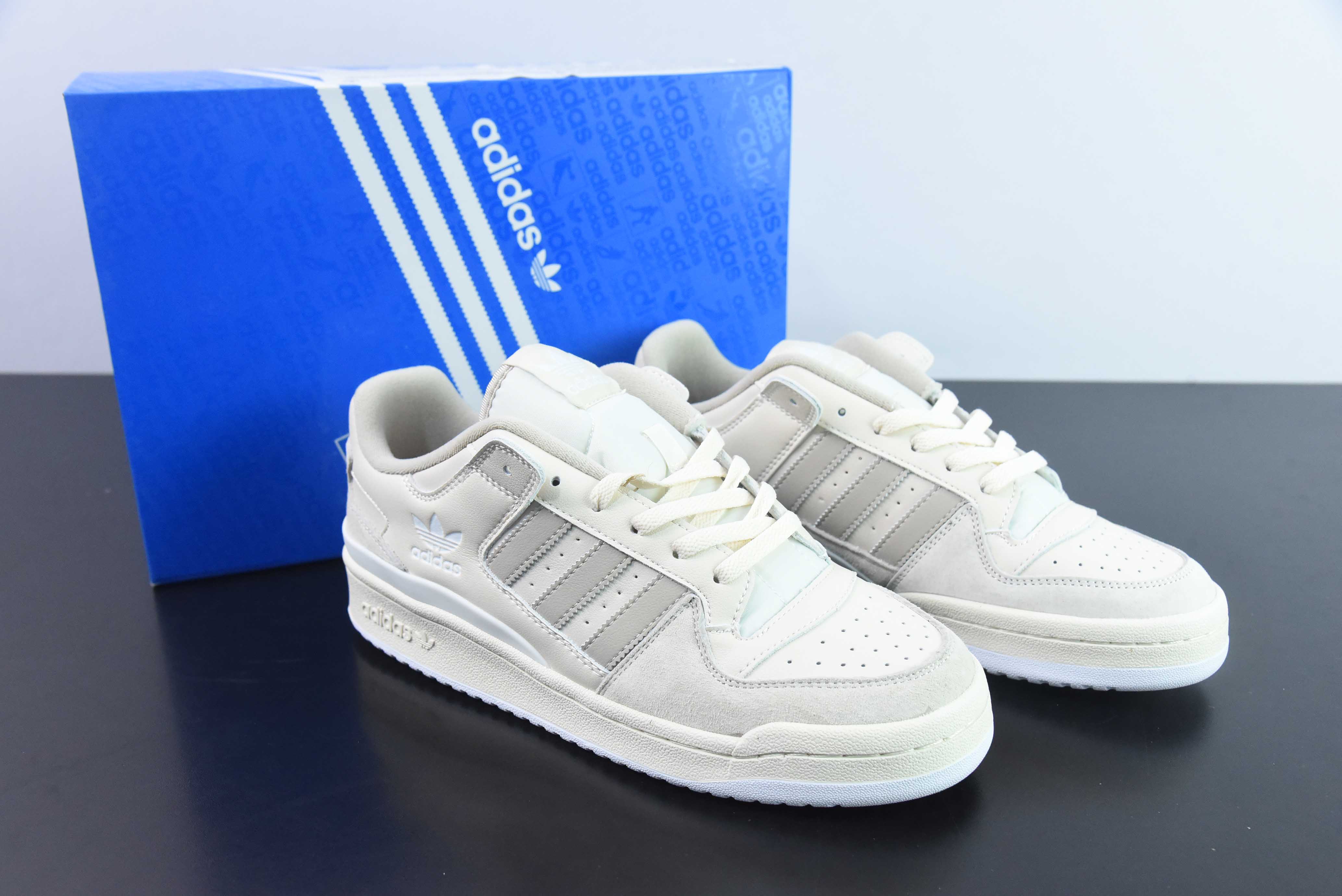 아디다스 클로버 아디다스 오리지널스 포럼 로우 로마 시리즈 로우탑 레트로 레이스업 다용도 캐주얼 트레이너 라이트 카키 그레이 베이지 브라운 ID7995 사이즈: 36-45