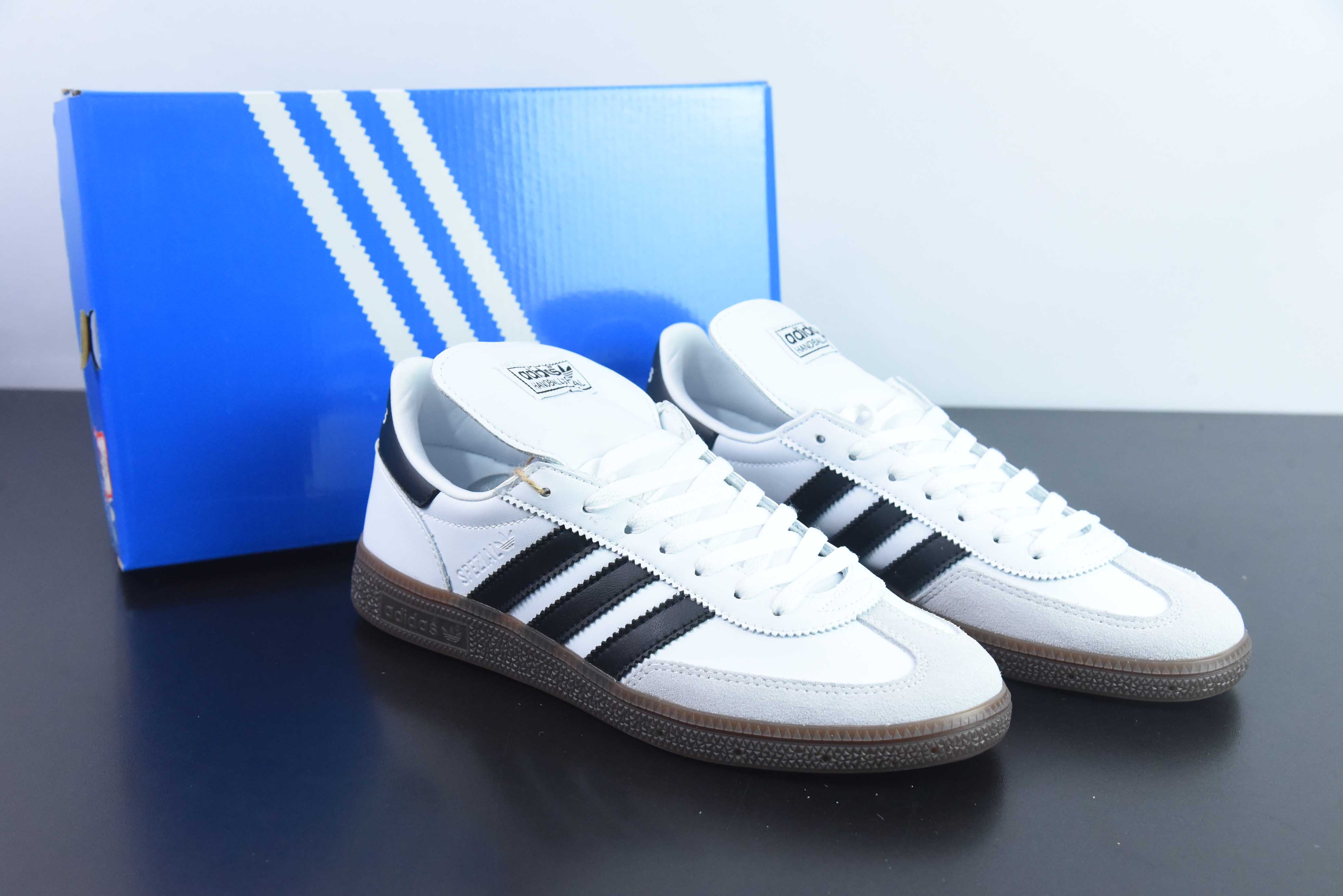 아디다스 오리지널스 핸드볼 SPZL 스페시알 롱 텅 편안한 논슬립 로우탑 보드슈즈 아이템 번호: IH2291 사이즈: 36-45